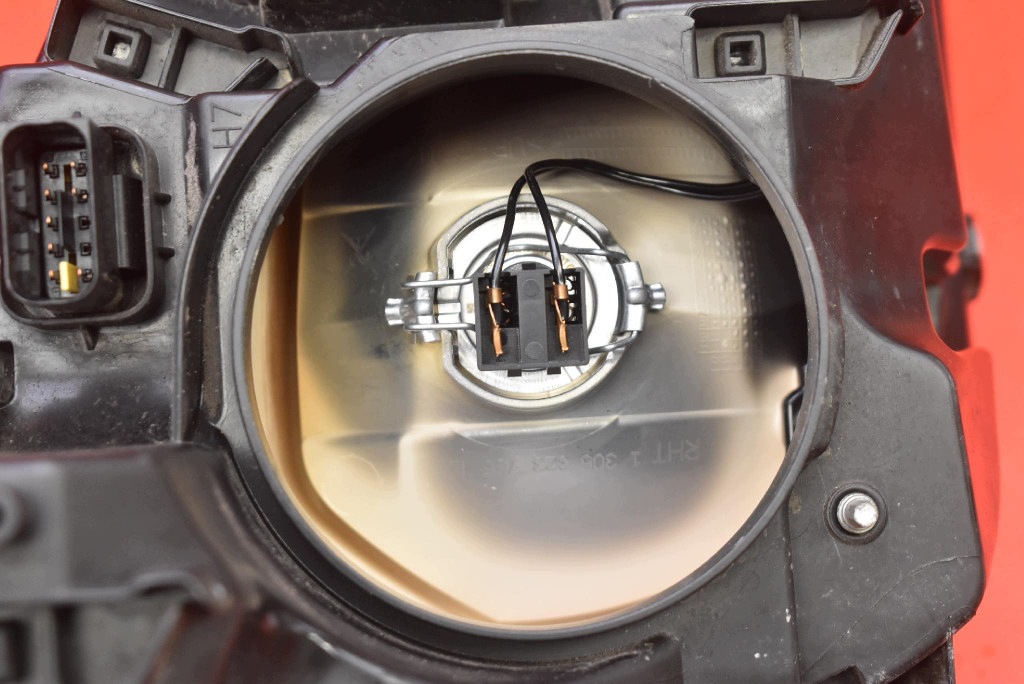 REFLEKTOR left light front EU 1305237173 PEUGEOT 308 2 II T9 13-17