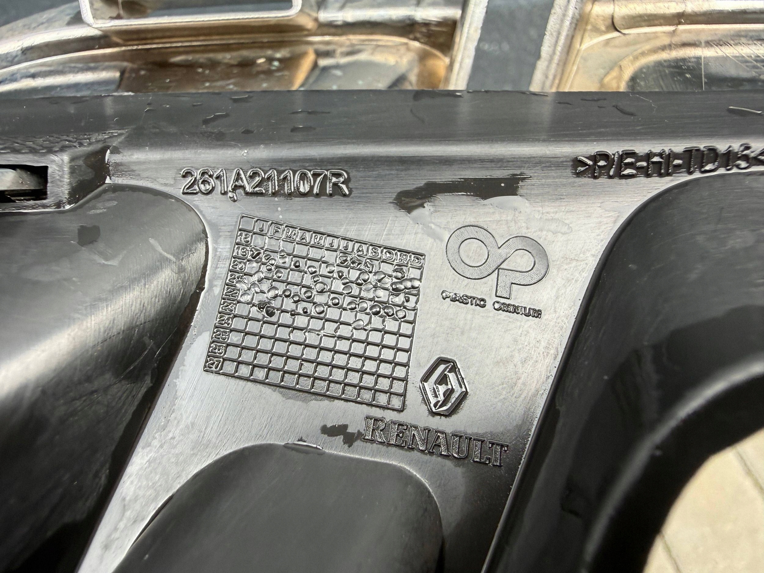 Renault Captur 2 II 261A21107R 20- right front front