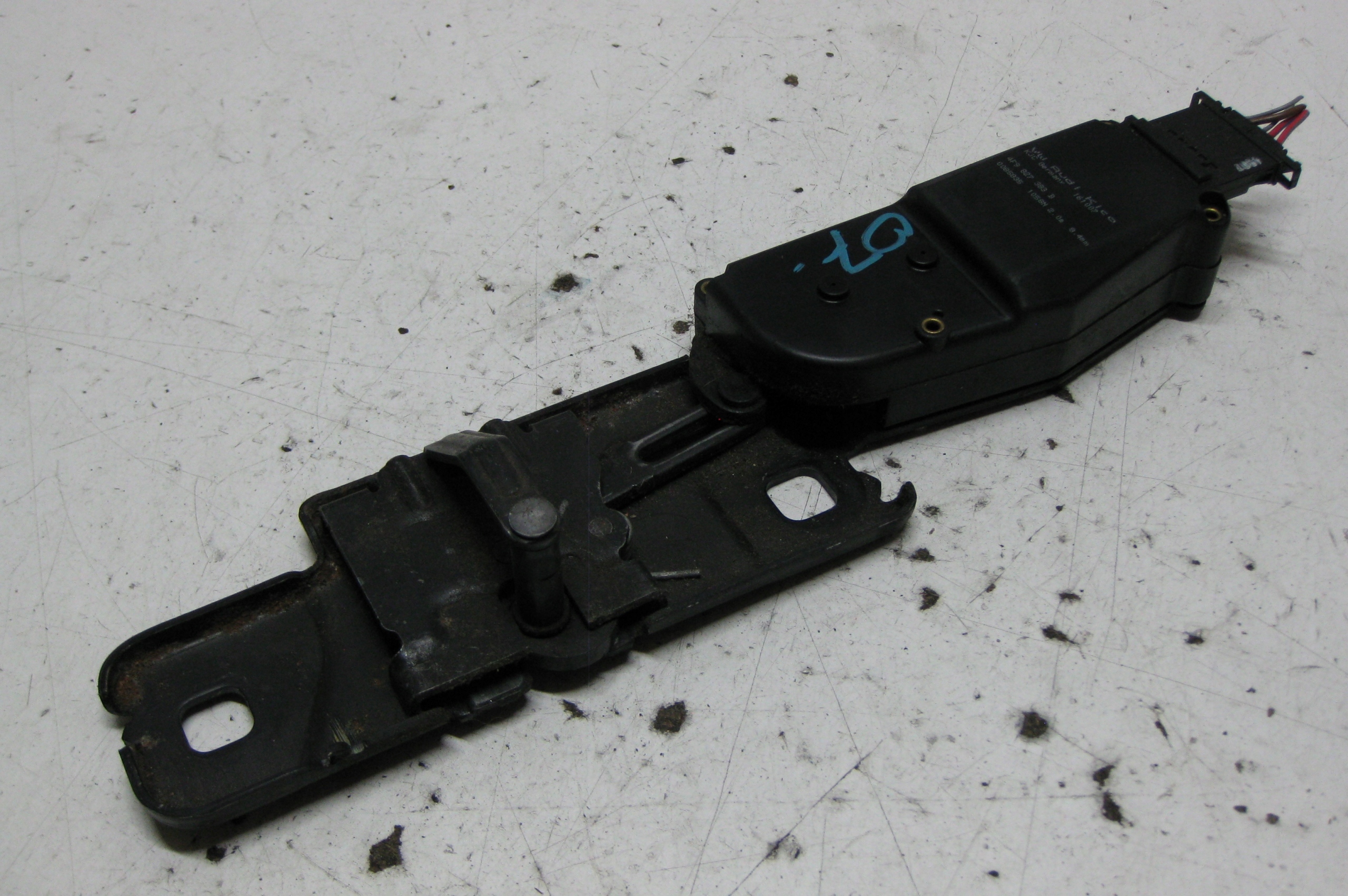 AUDI A6 C6 2.7 TDI 07R lock DOCIAG bonnet boot 4F9827383B