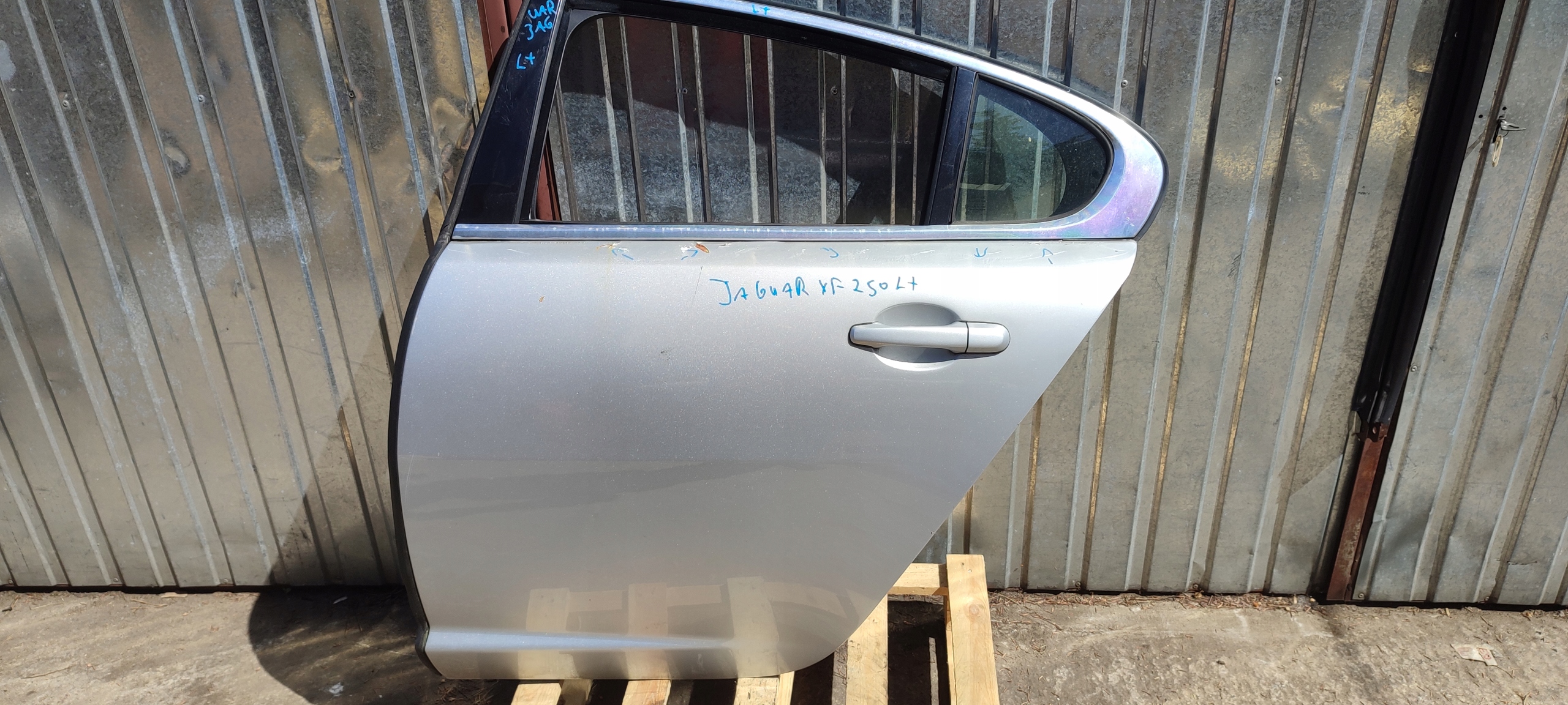 door left rear part left rear. jaguar xf x250 MEE