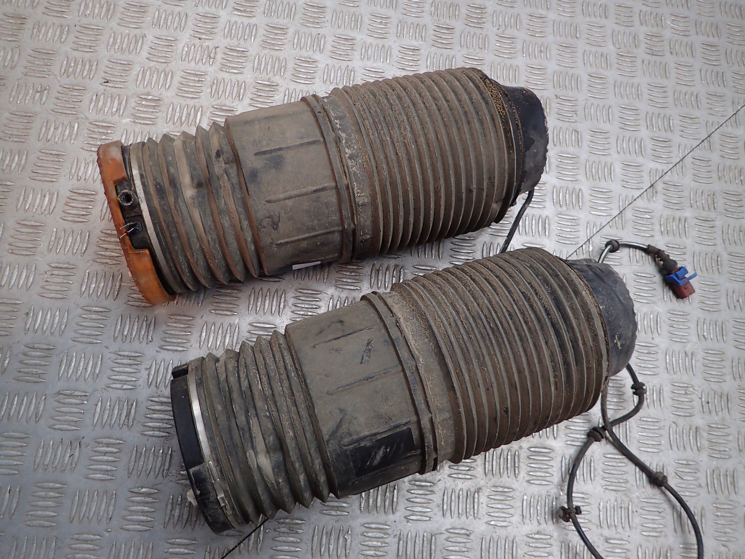 PORSCHE PANAMERA 971 PODUSZKA MIECH TYL LEWY LH