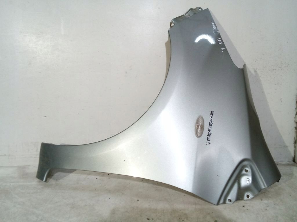 Toyota Yaris II 2 parafango sinistra 1F8