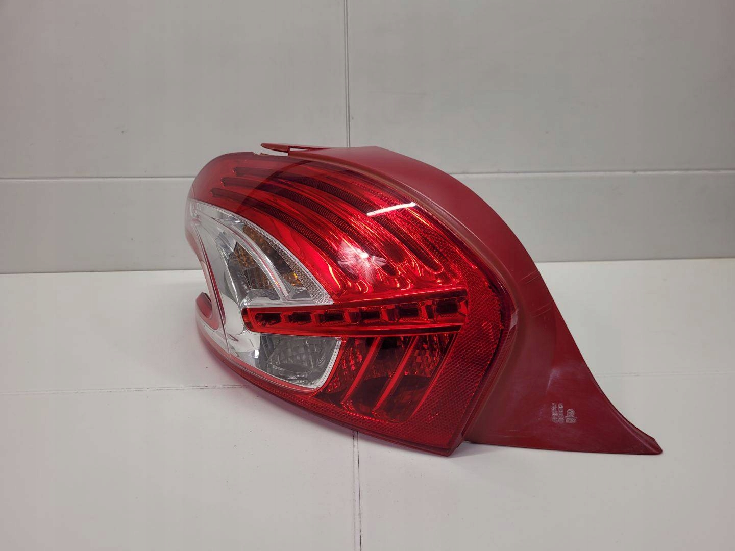 light rear left side Peugeot 208 2015 9672628280