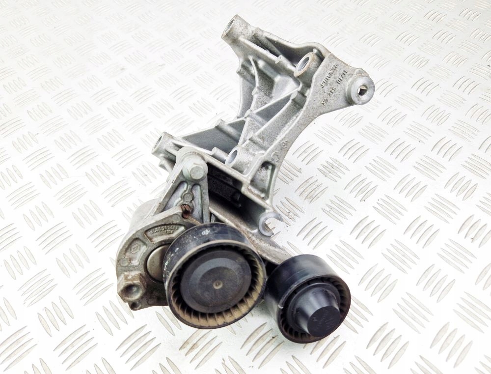 117105124R R9NA401 - QASHQAI J11 X-TRAIL T32 1,7 опора кронштейн лапа