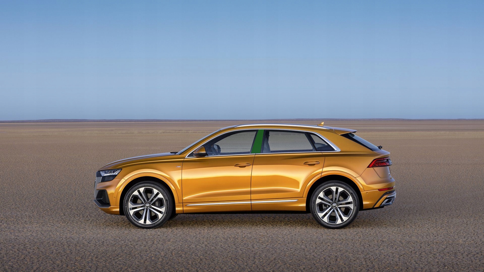 Prémiová ochranná Fólie Ppf pro B-sloupky Audi Q8