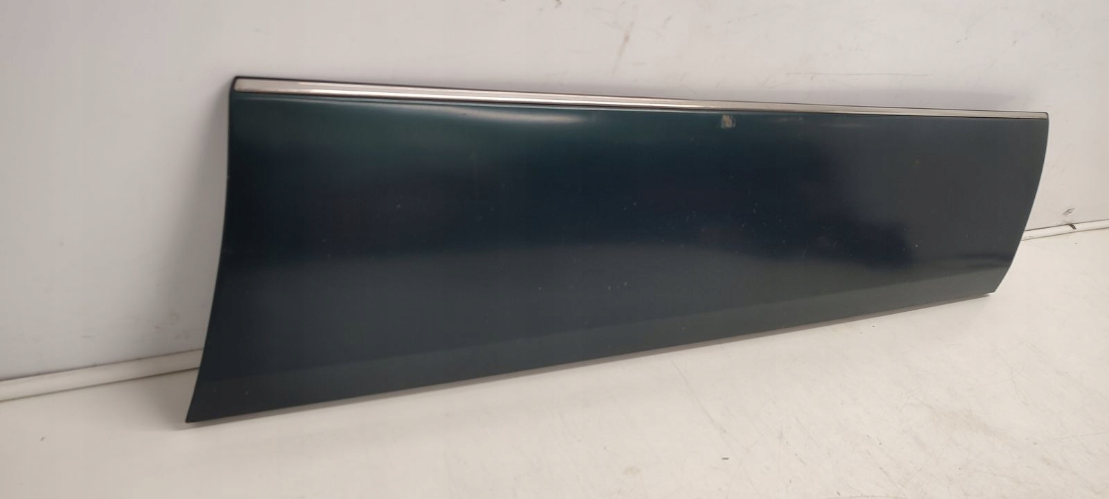 moulding door right front Mercedes W124 269