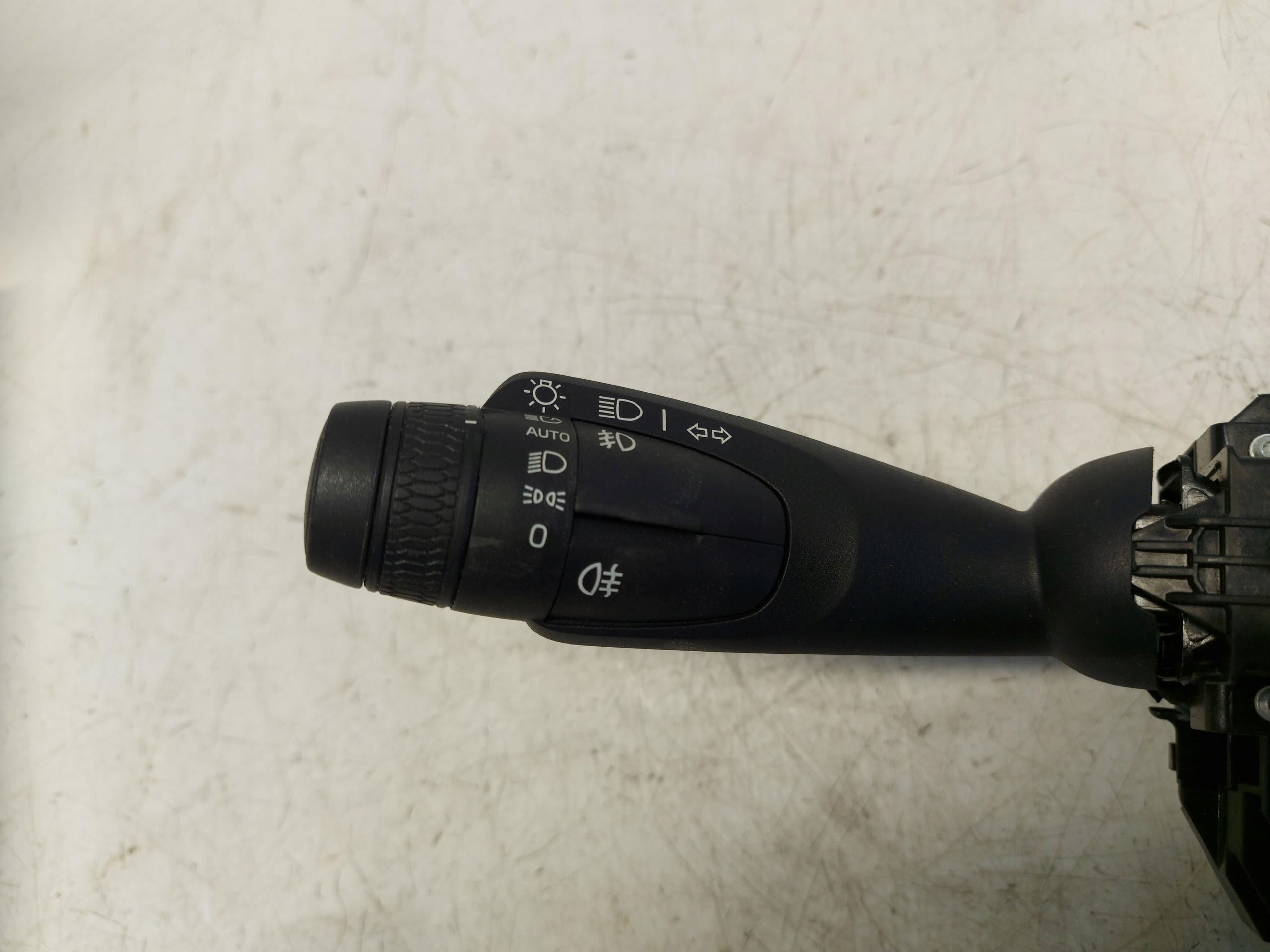 VOLVO XC40 steering wheel levers and controls ring 31456216