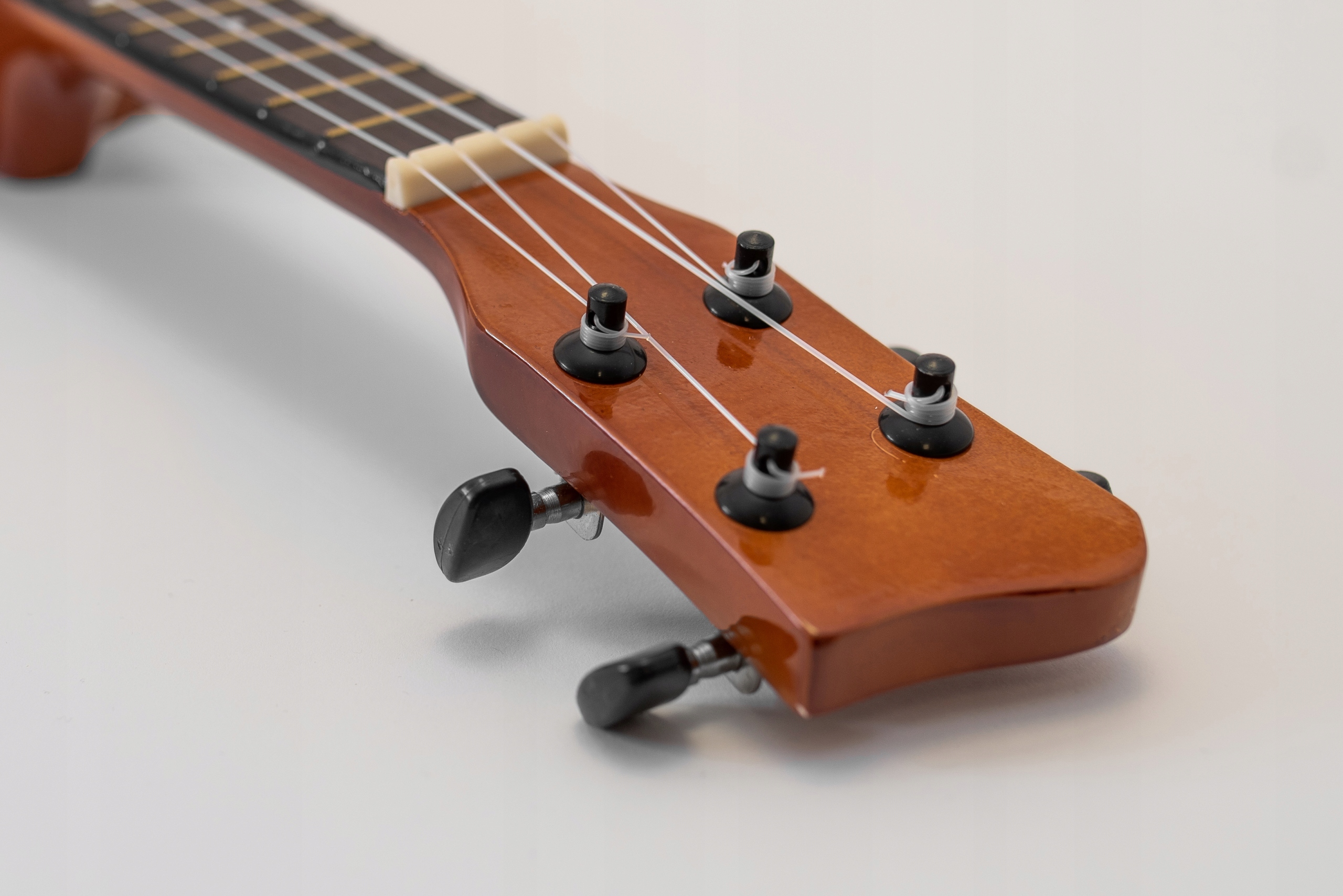 Ukulele sopranowe drewniane Castelo UK-U1 Brown Brązowe z Pokrowcem ZESTAW Model 365239