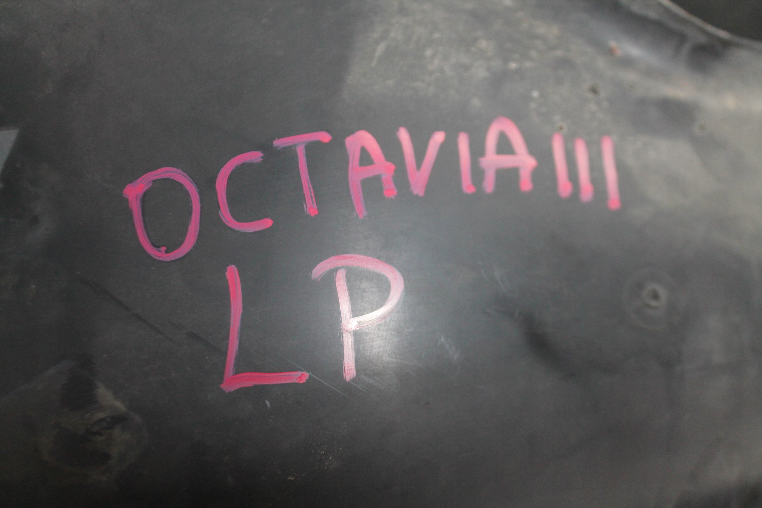 podblatník levý předek levé přední OCTAVIA III 12-18