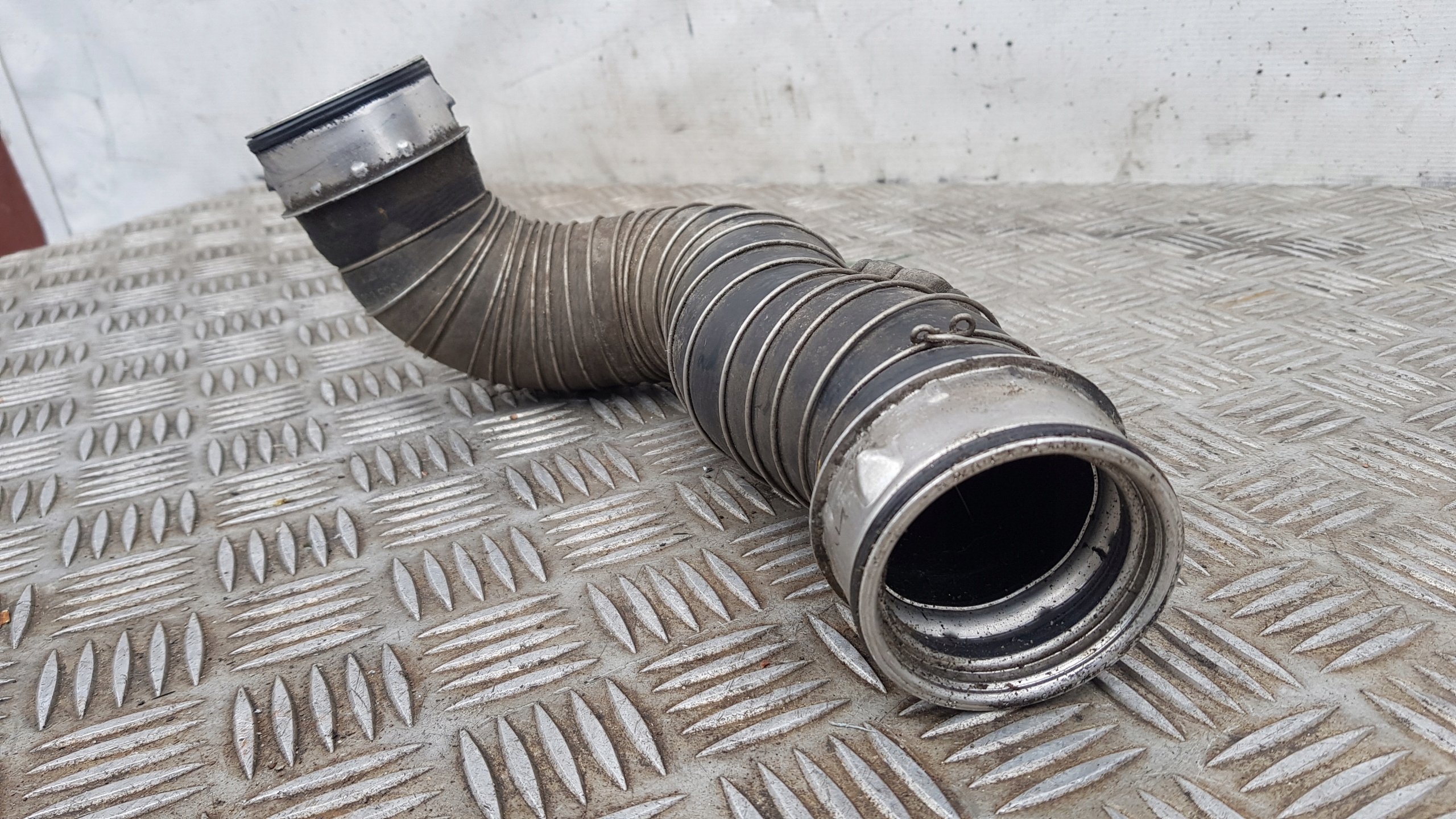 MERCEDES W203 pump ABS pipe air hose 1.8 K
