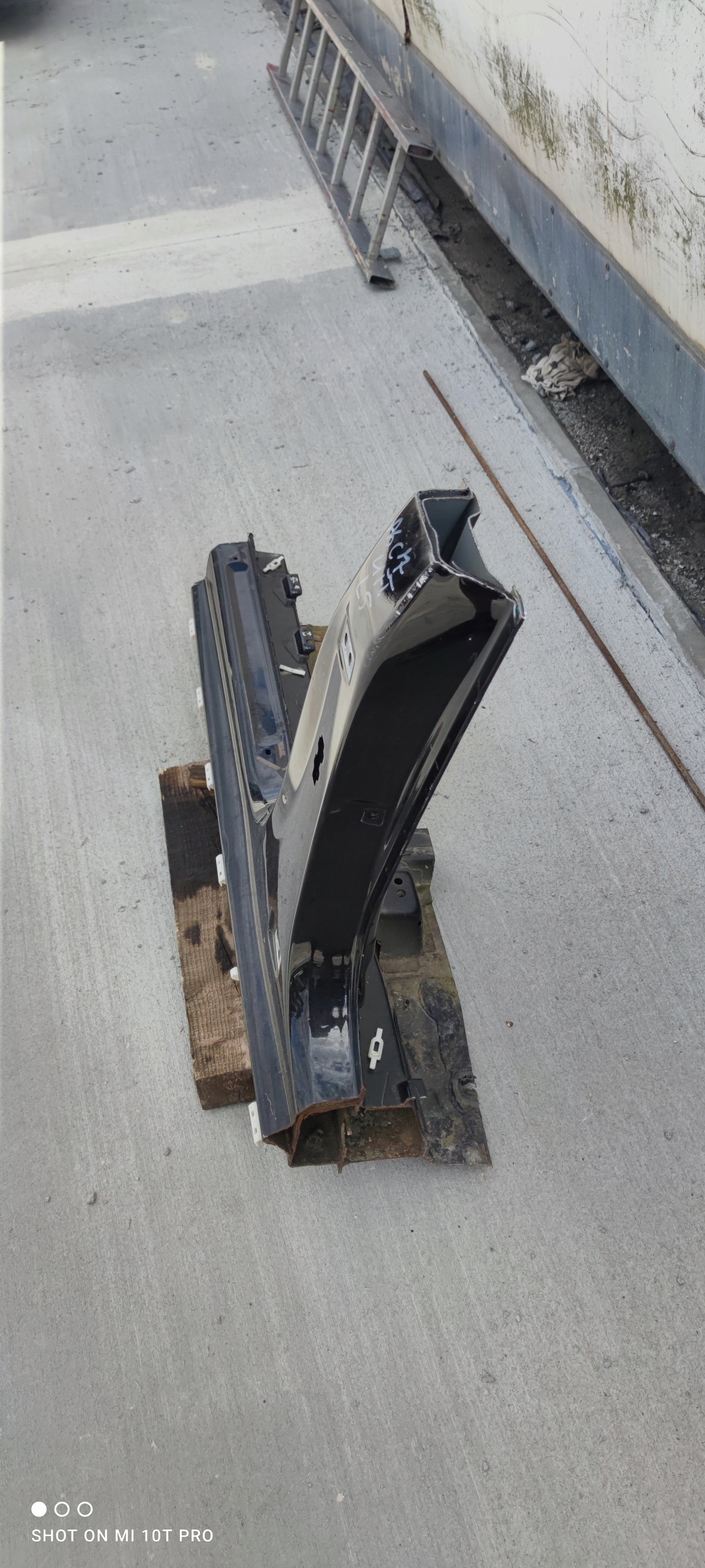 quarter threshold pillar B left AUDI A6 C7 LIFT LY9B