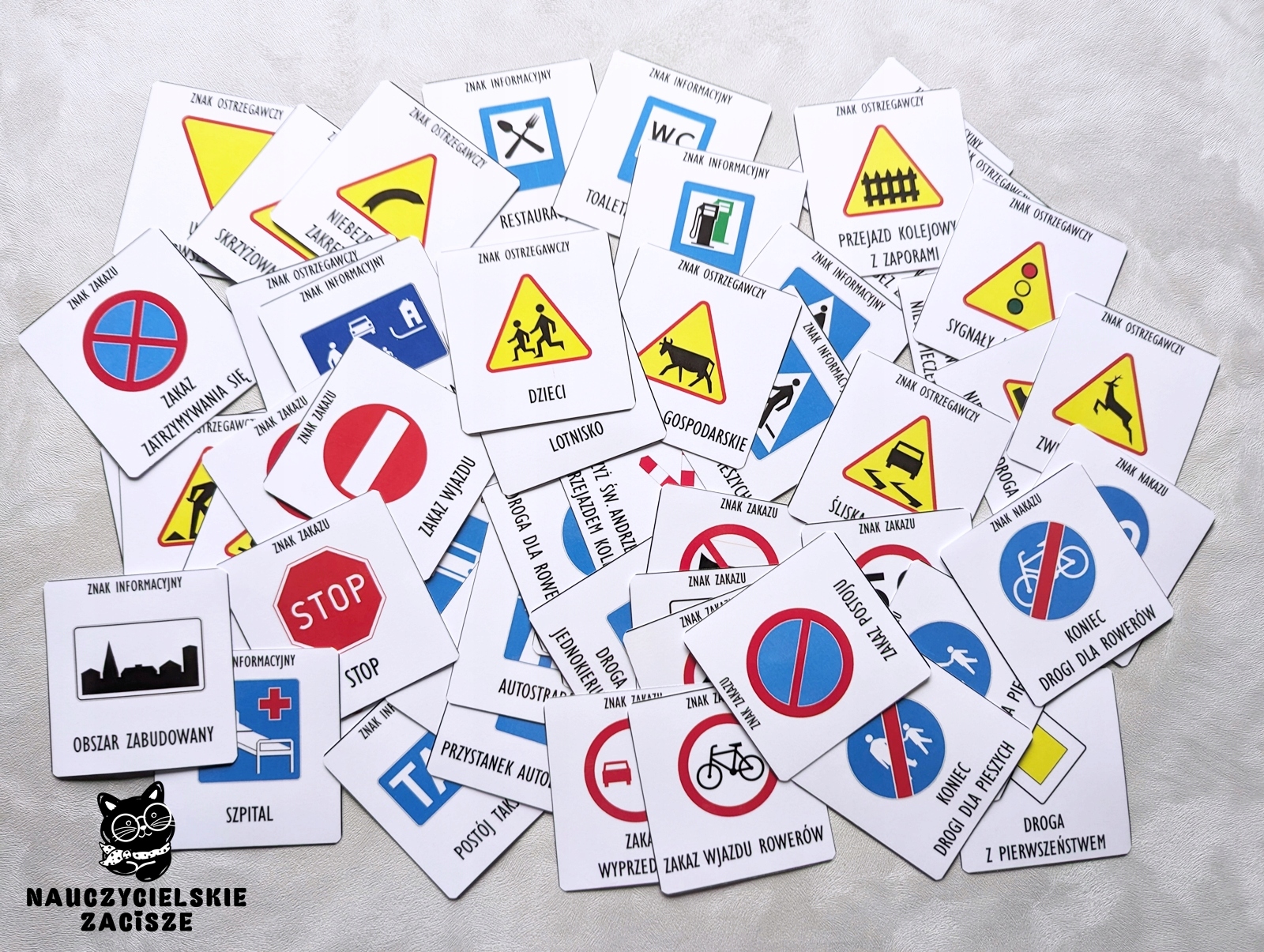 Karty edukacyjne ZNAKI DROGOWE dla dzieci 54 plansze 9x9 cm Autor Klaudia Deptała