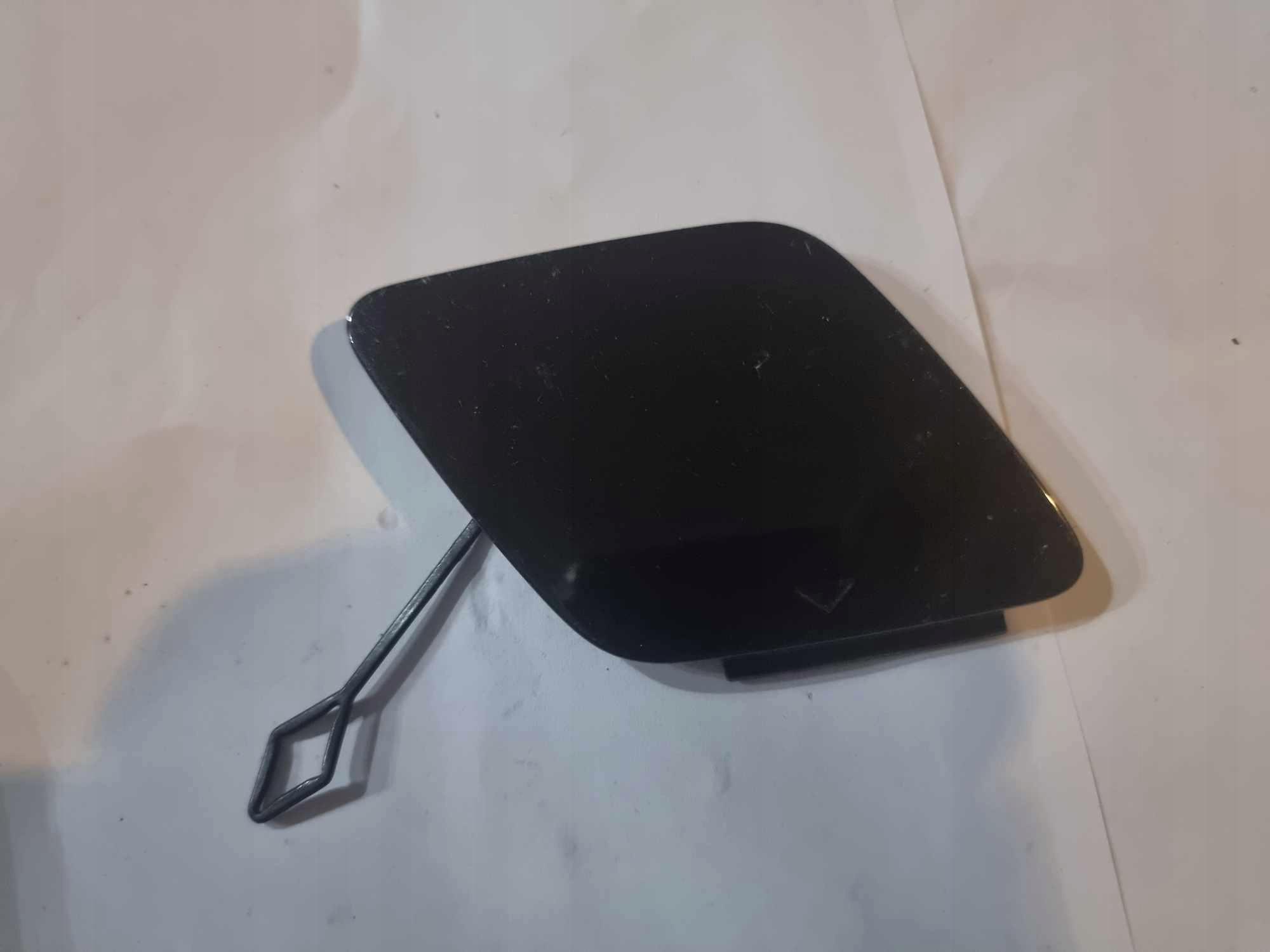 BMW 5 G30 G31 -> Abschleppöse der Stoßstange vorne 51119498598