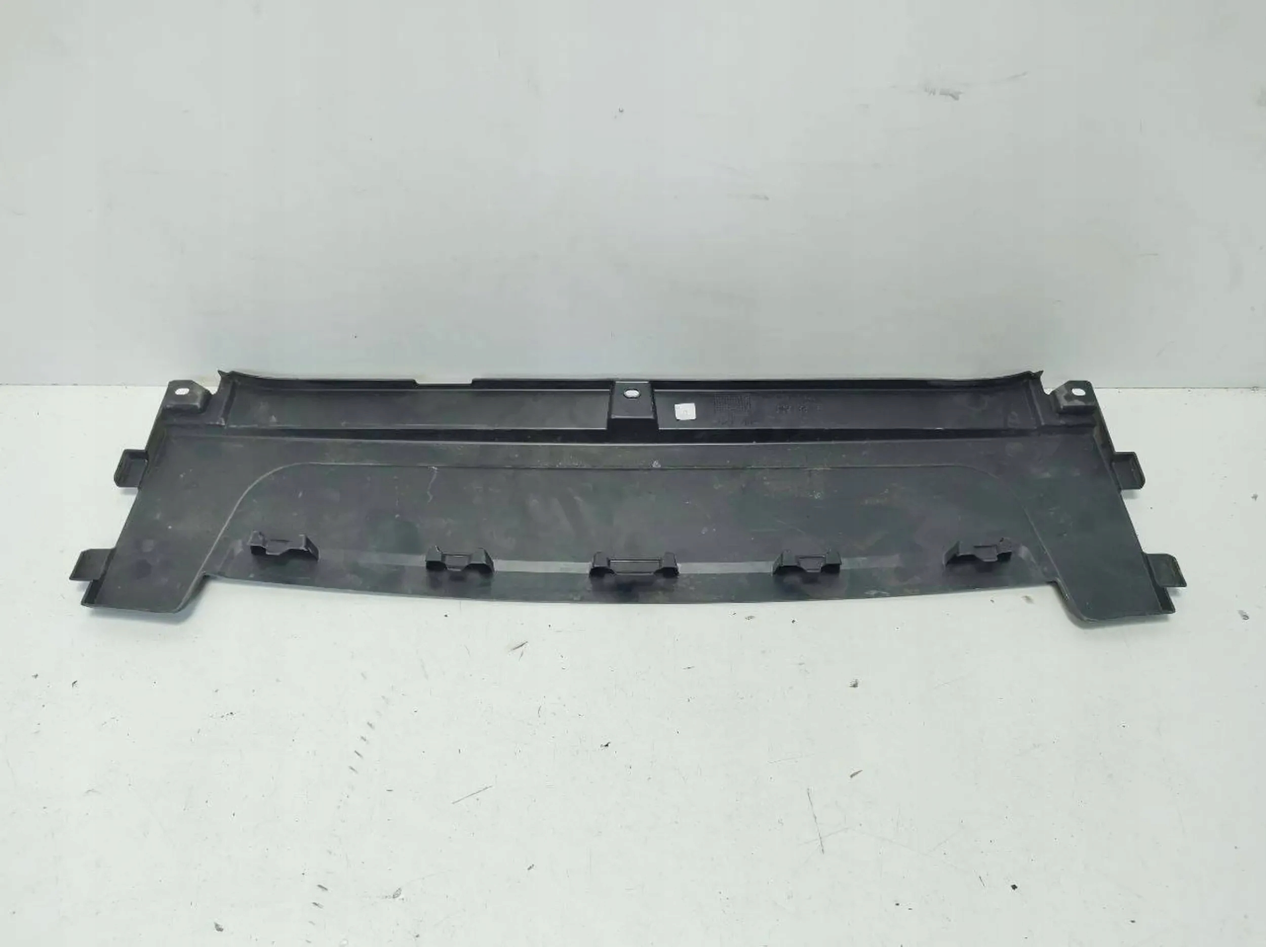 ŚRODKOWA OSŁONA PASA PRZEDNIEGO VOLVO XC90 31383508