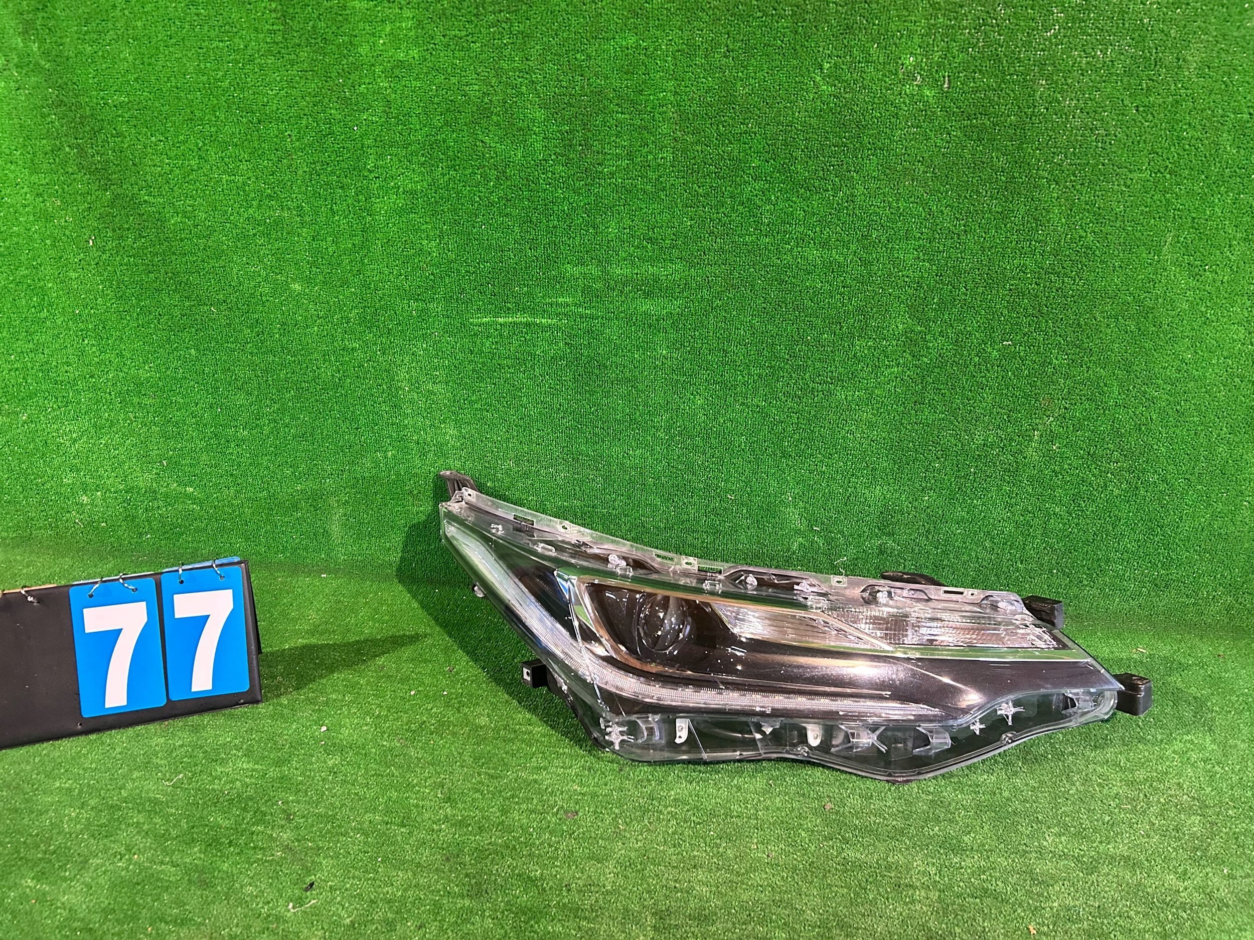 Frontscheinwerfer Toyota Corolla E170 8111002L70 LED Rechts Headlight - Thumbnail 1
