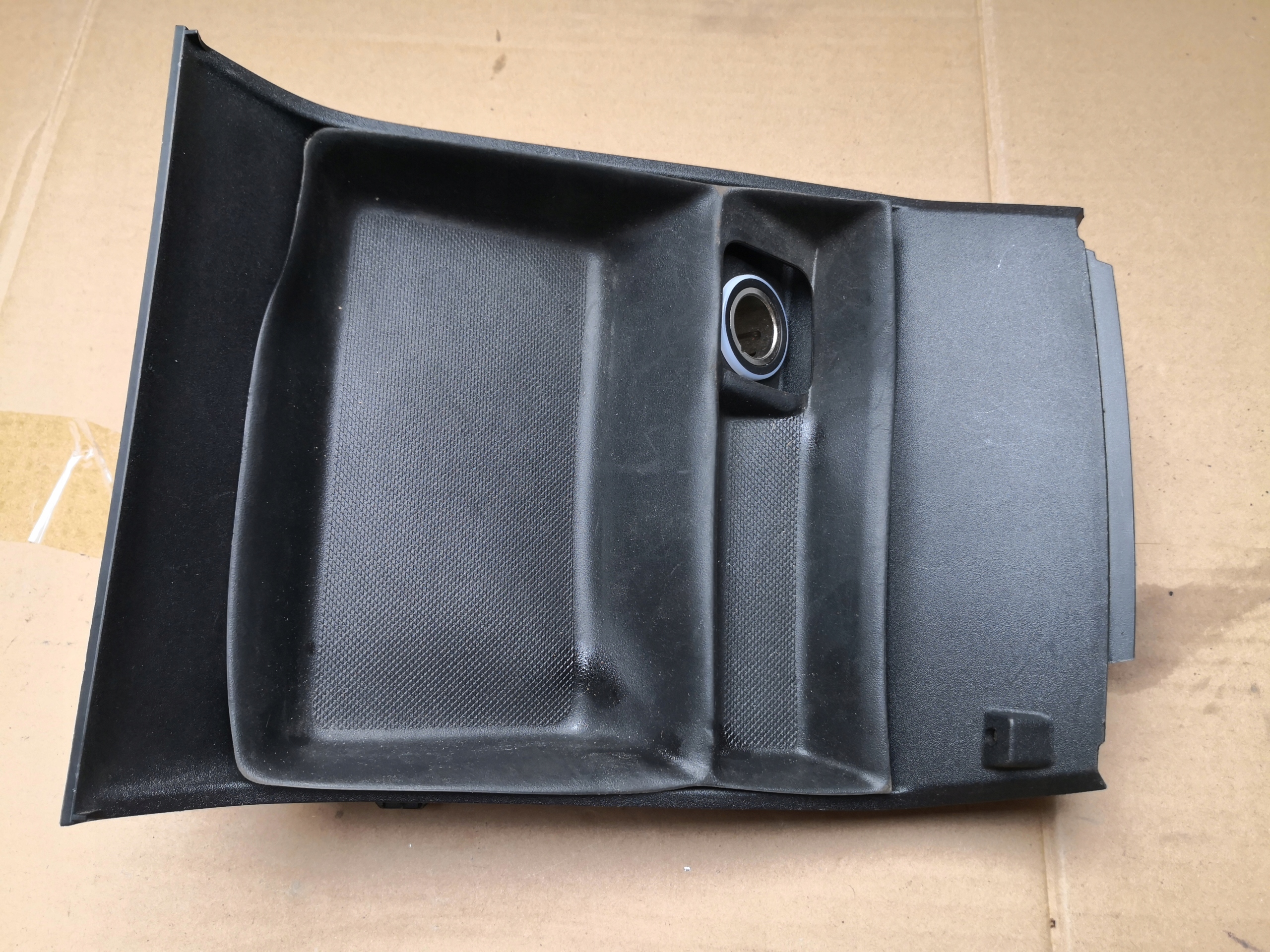 Blende Abdeckung konsole FORD MONDEO MK5 DS73-F045P04-DE