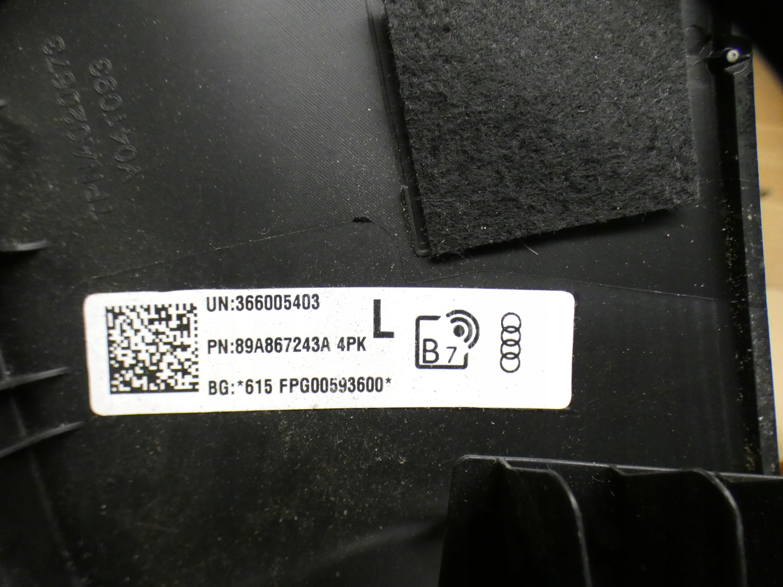 AUDI Q4 E-TRON verkleidung blende abdeckung säule B 89A867243A