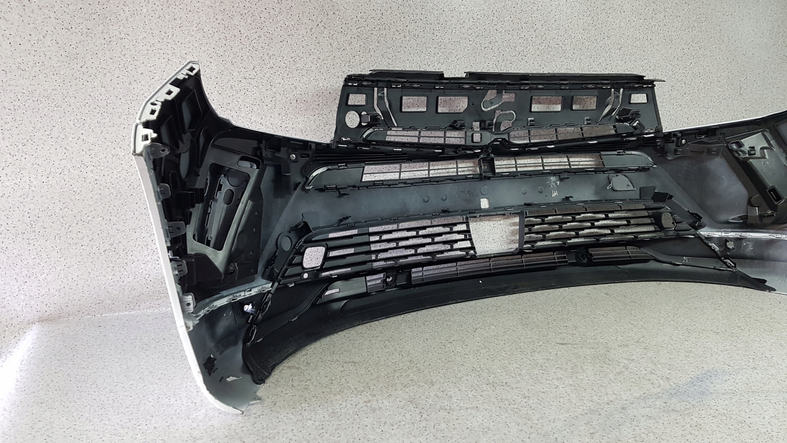 OPEL GRANDLAND X 2022 - bumper front 9264