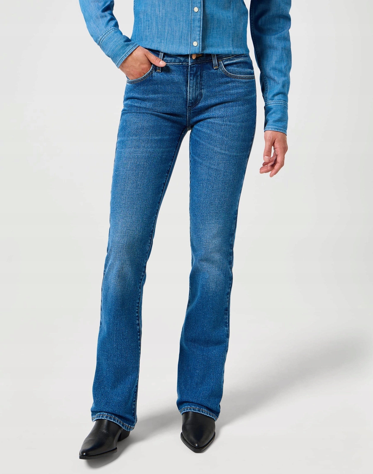 Dámské bootcut džíny Wrangler Bootcut Vintage Blue 112356394 25/32