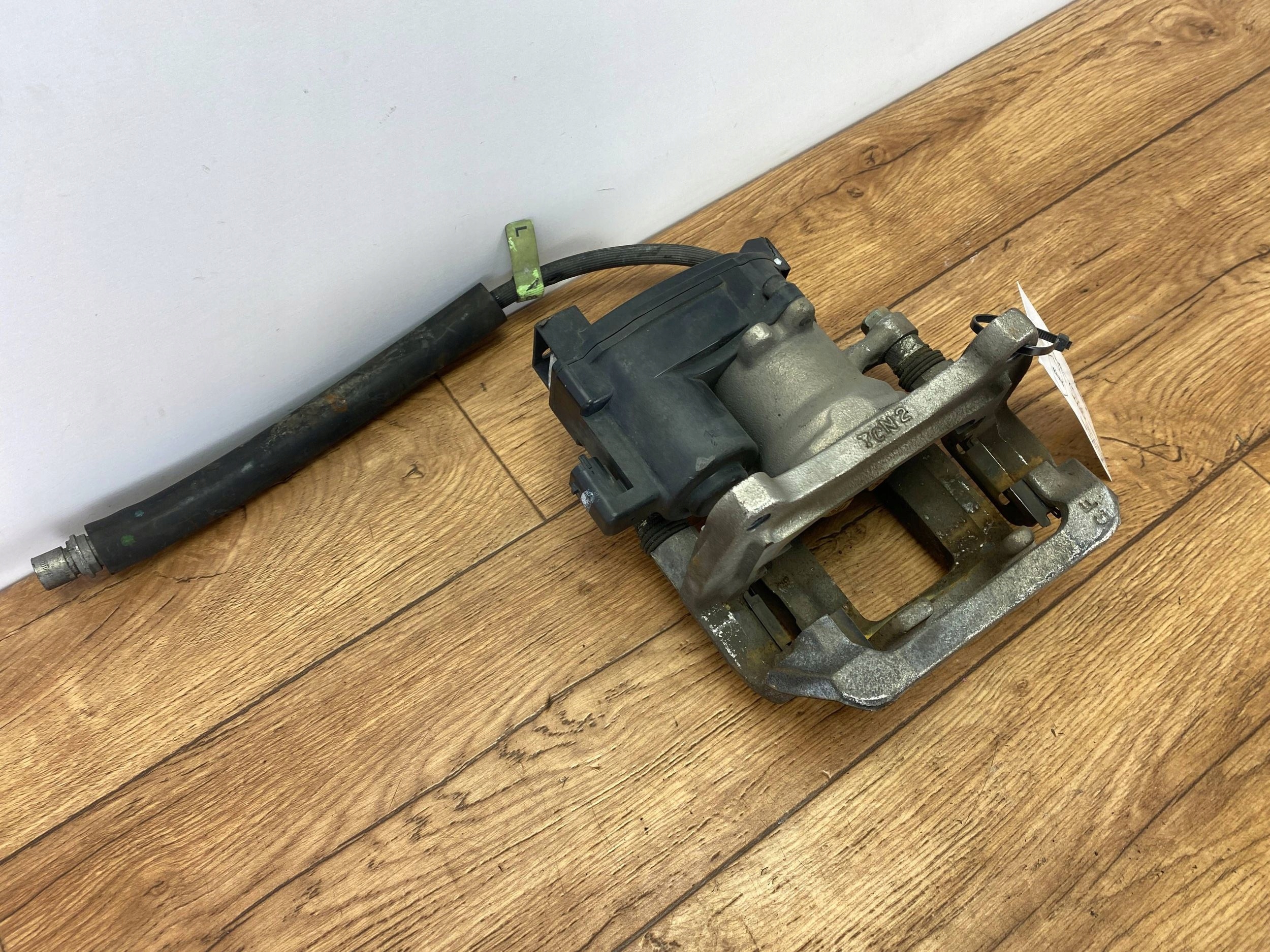 caliper brake rear left Chevrolet Camaro 2016+