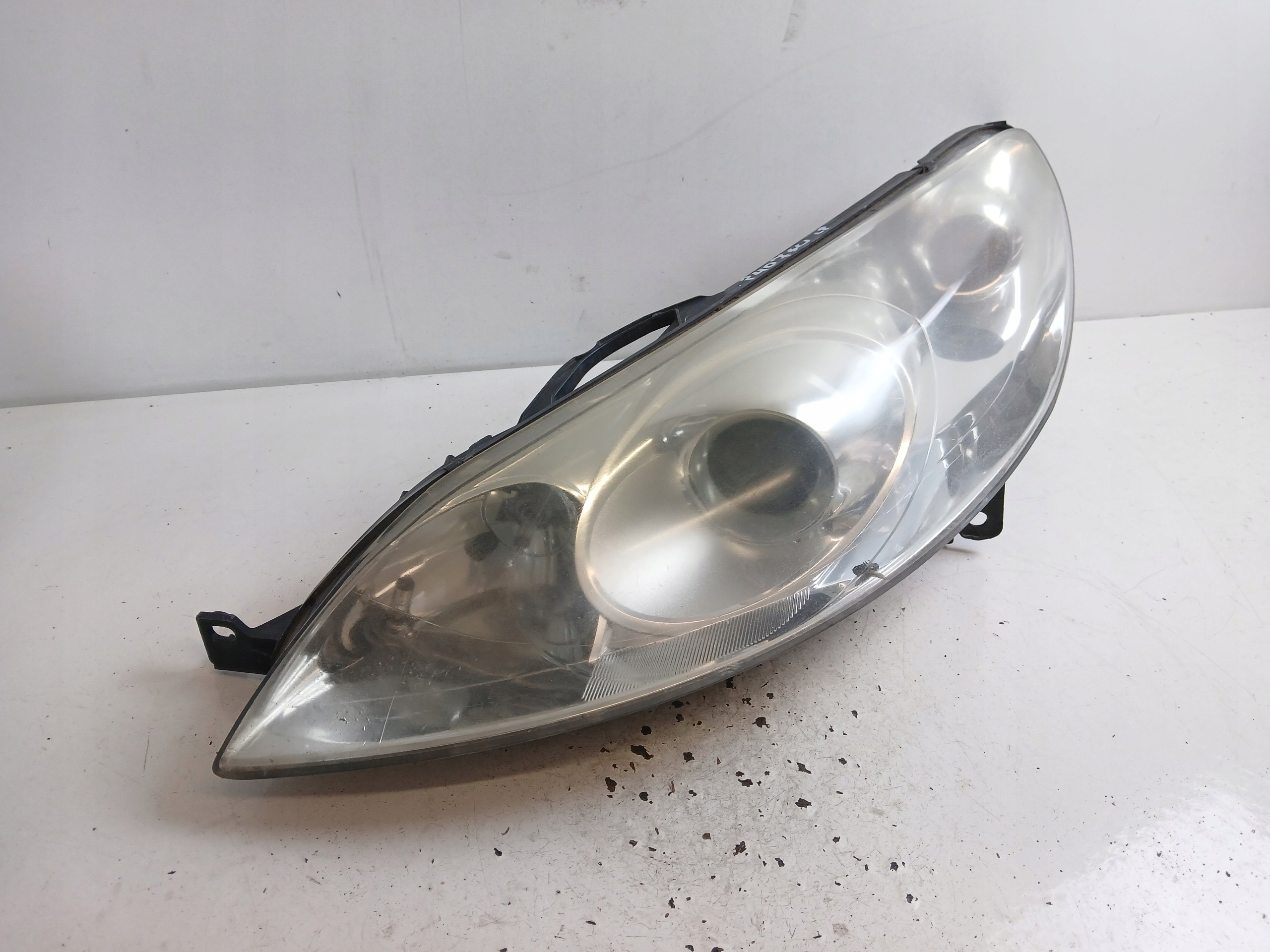 PEUGEOT 407 light left front lens 0301213201