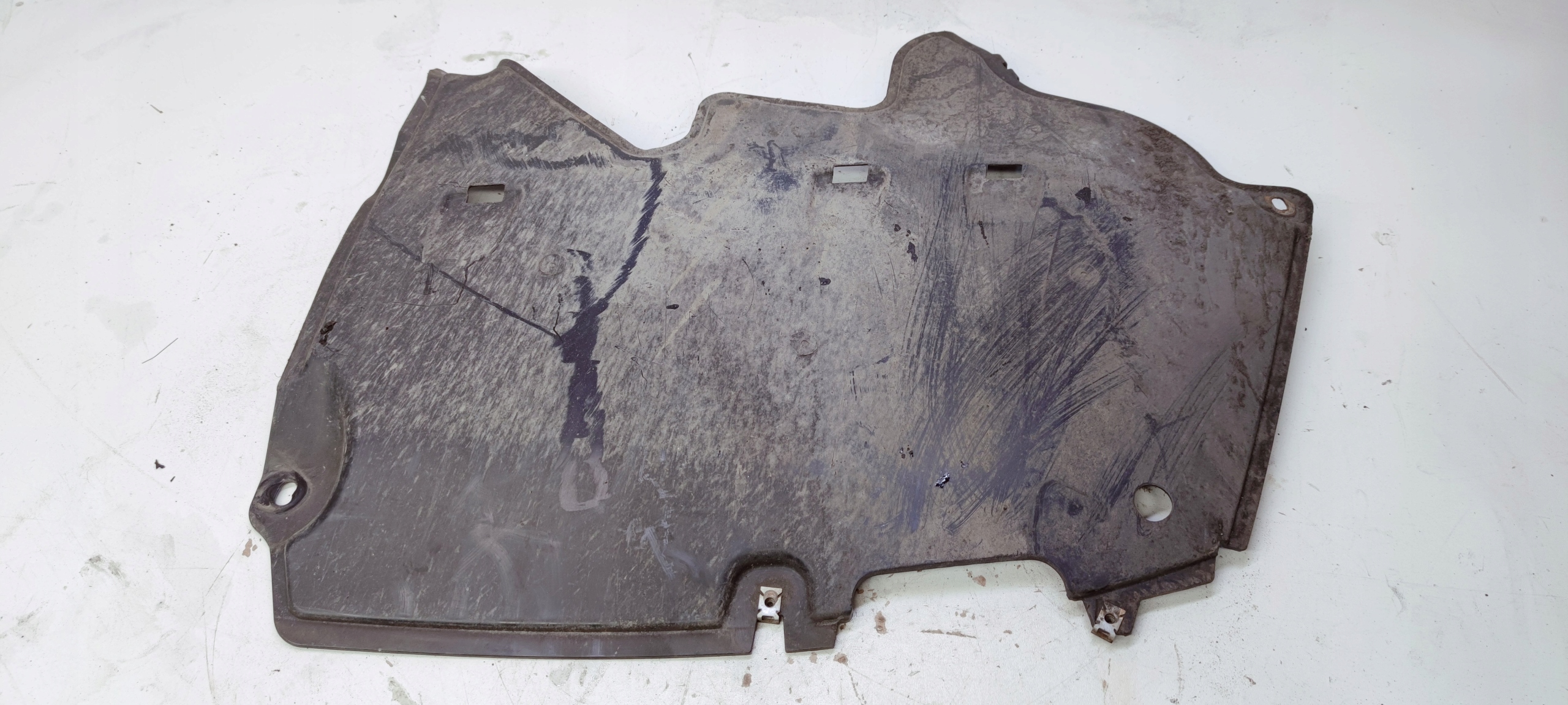 BLENDE ABDECKUNG UNTERFAHRSCHUTZ HECK AUDI A4 B9 8W0825217A *1*