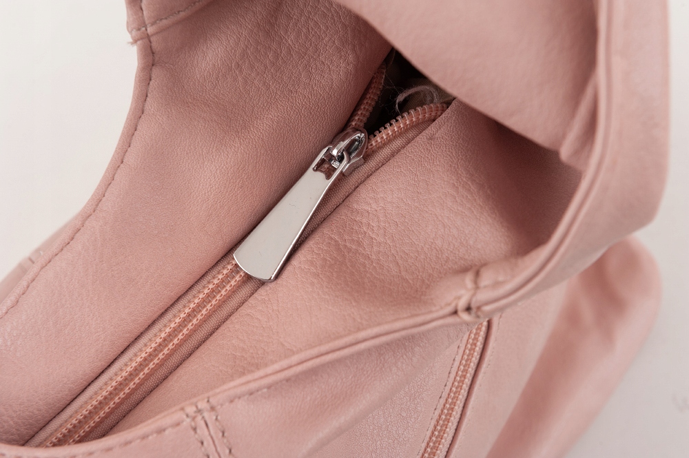 RÓŻOWA TOREBKA WOREK SHOPPER KLASYCZNA TORBA PUDROWY RÓŻ MIĘKKA SKÓRA Kolor różowy