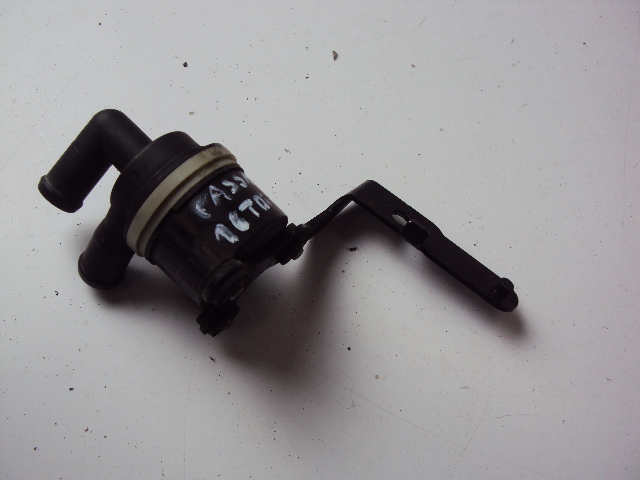 5N0965561A - Дополнительный водяной насос VW PASSAT B7 1.6 TDI 11 R