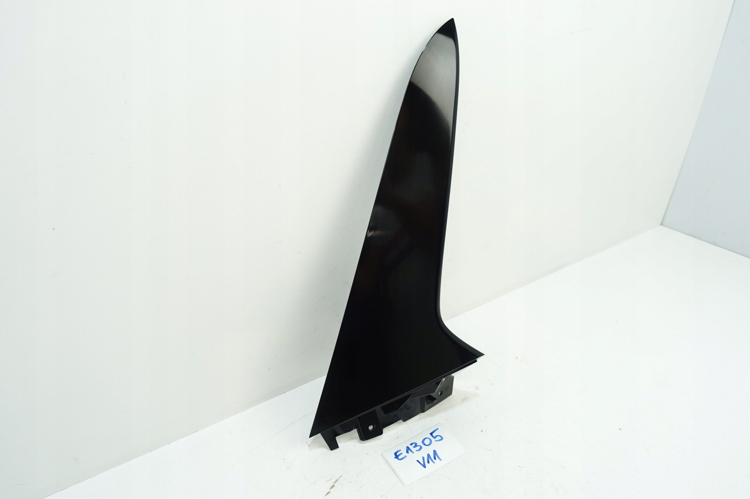 SPOILER bonnet boot right rear part HYUNDAI KONA 23