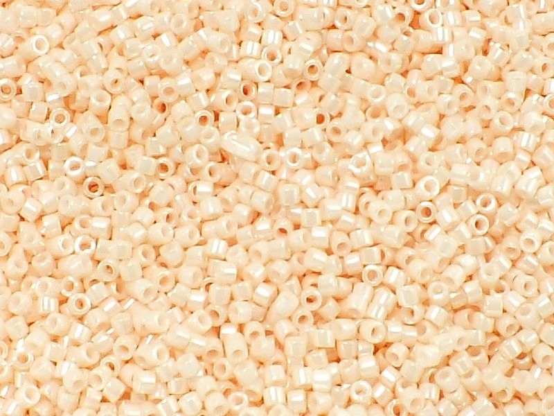 Miyuki Delica DB1532 Opaque Lr Peach Luster-5g
