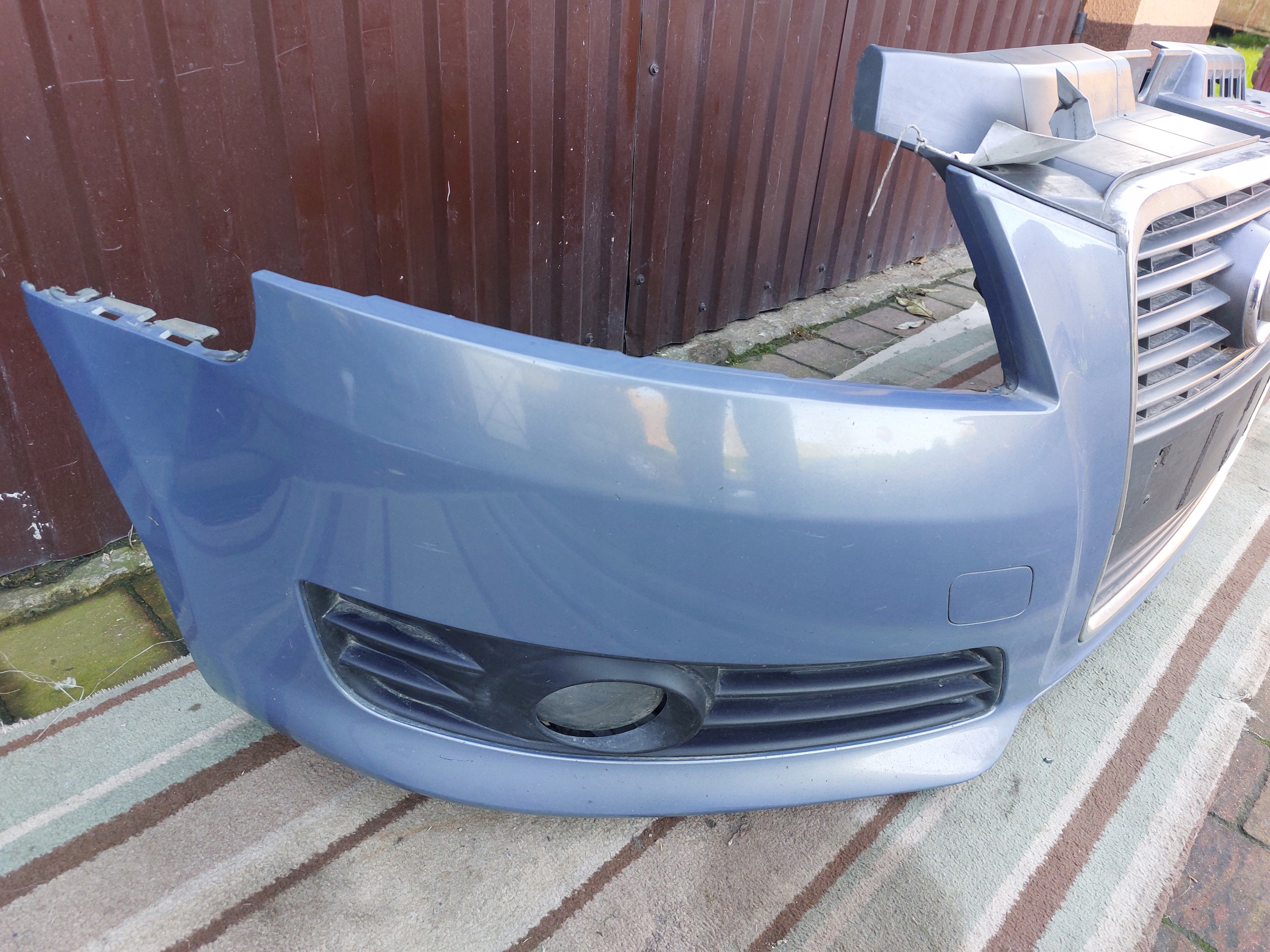 Stoßstange vorne AUDI A3 8P LIFT 08-12r grau