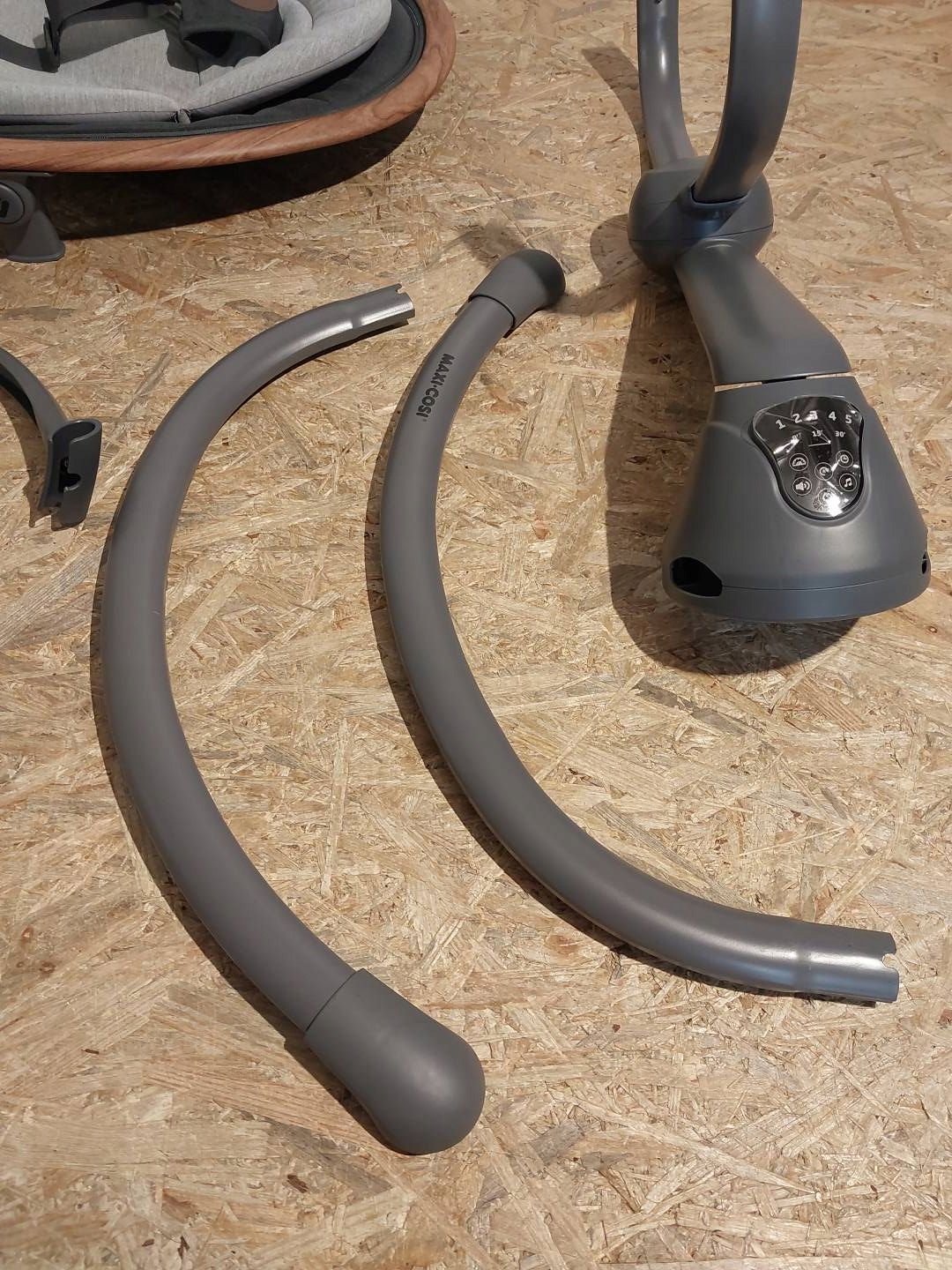 MAXI COSI CASSIA HUŚTAWKA ELEKTRYCZNA LEŻACZEK Cechy dodatkowe automatyczne bujanie pałąk z zabawkami regulator czasu pracy zasilanie bateriami zasilanie sieciowe zdejmowany pokrowiec