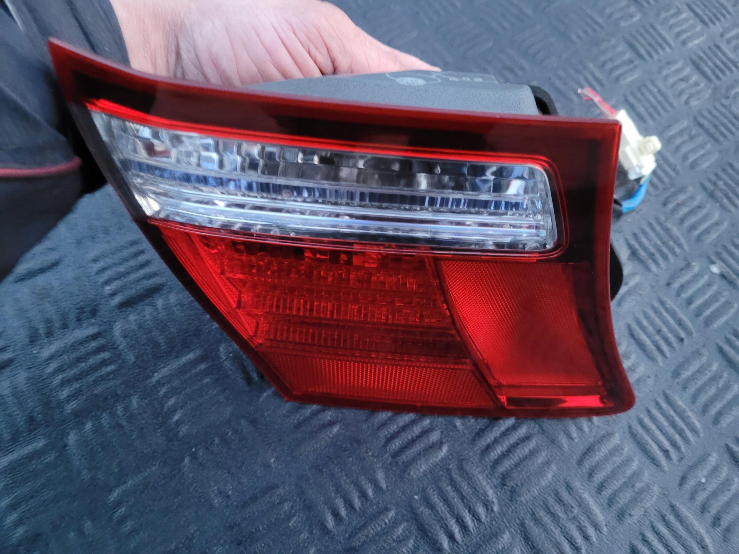 light rear part rear left to the bonnet LEXUS LS 600 LS600 H