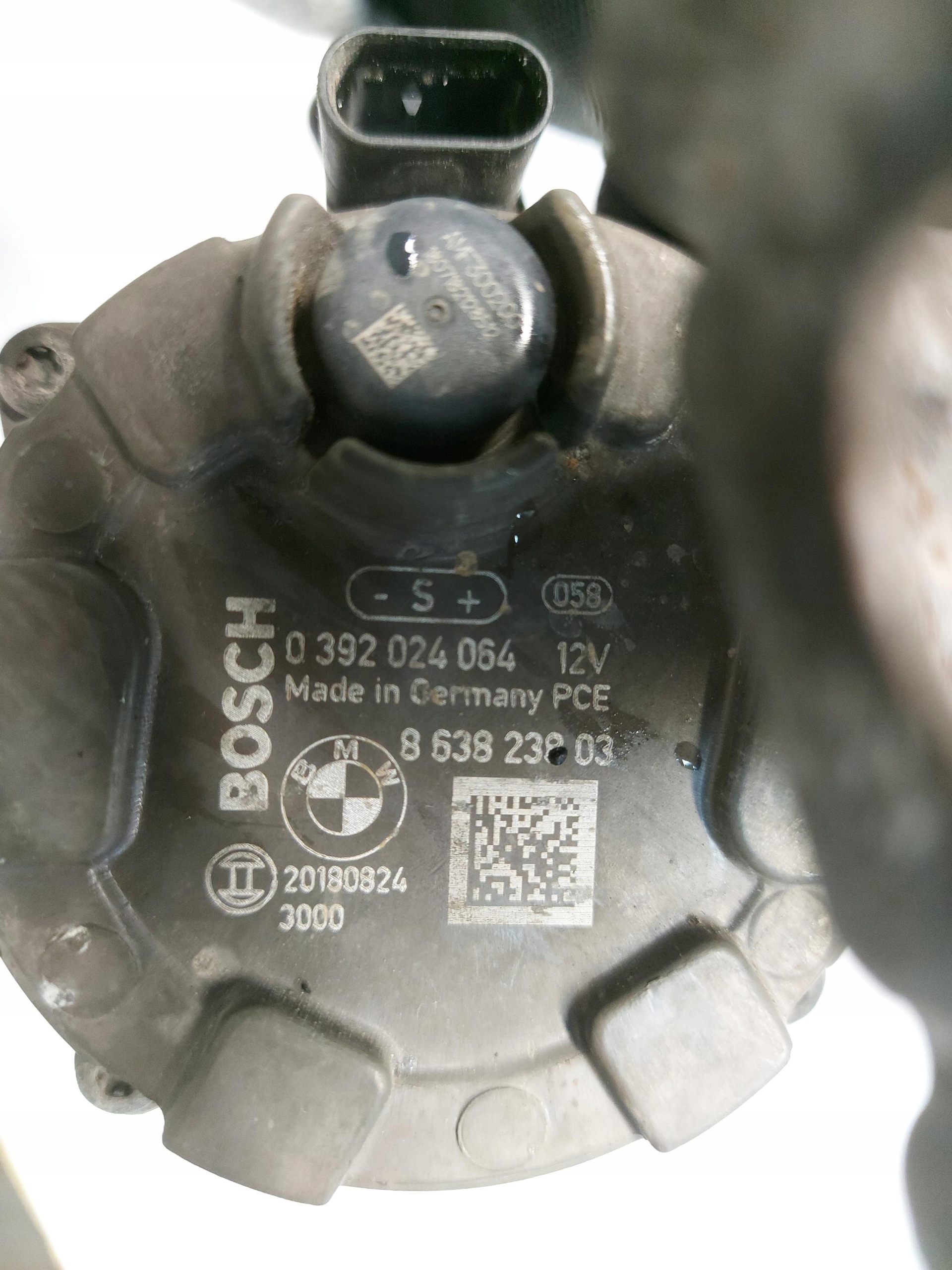 BMW G30 530e dodatna pumpa cirkulacije vode 8638238