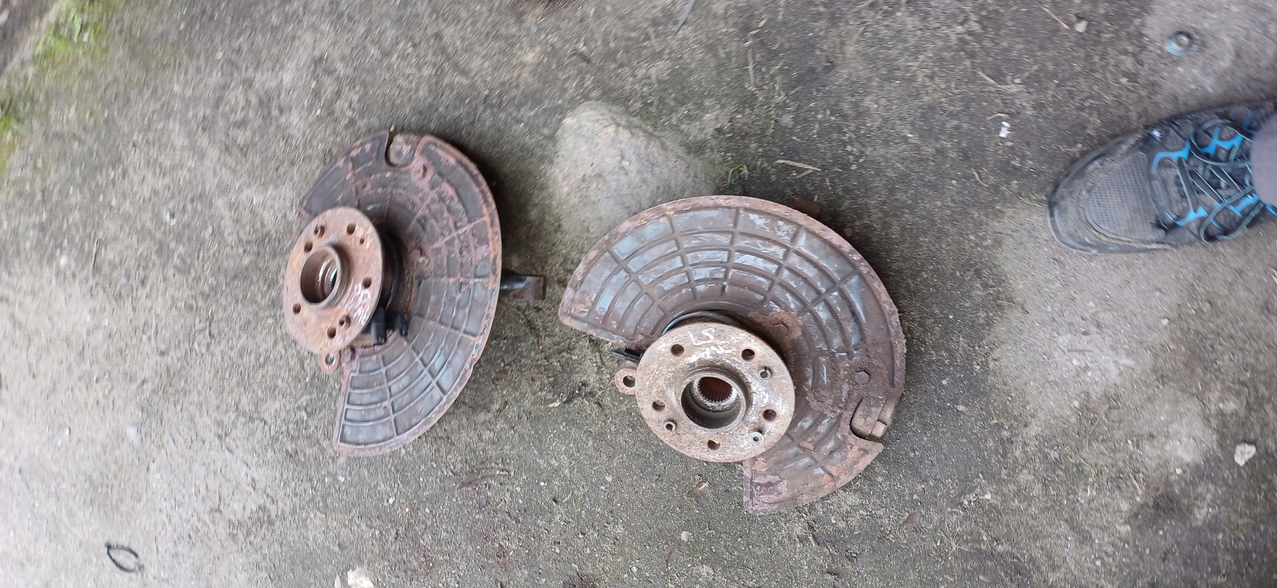 MERCEDES ML W163 Achsschenkel Radnabe Radlager schenkel vorne links oder rechts