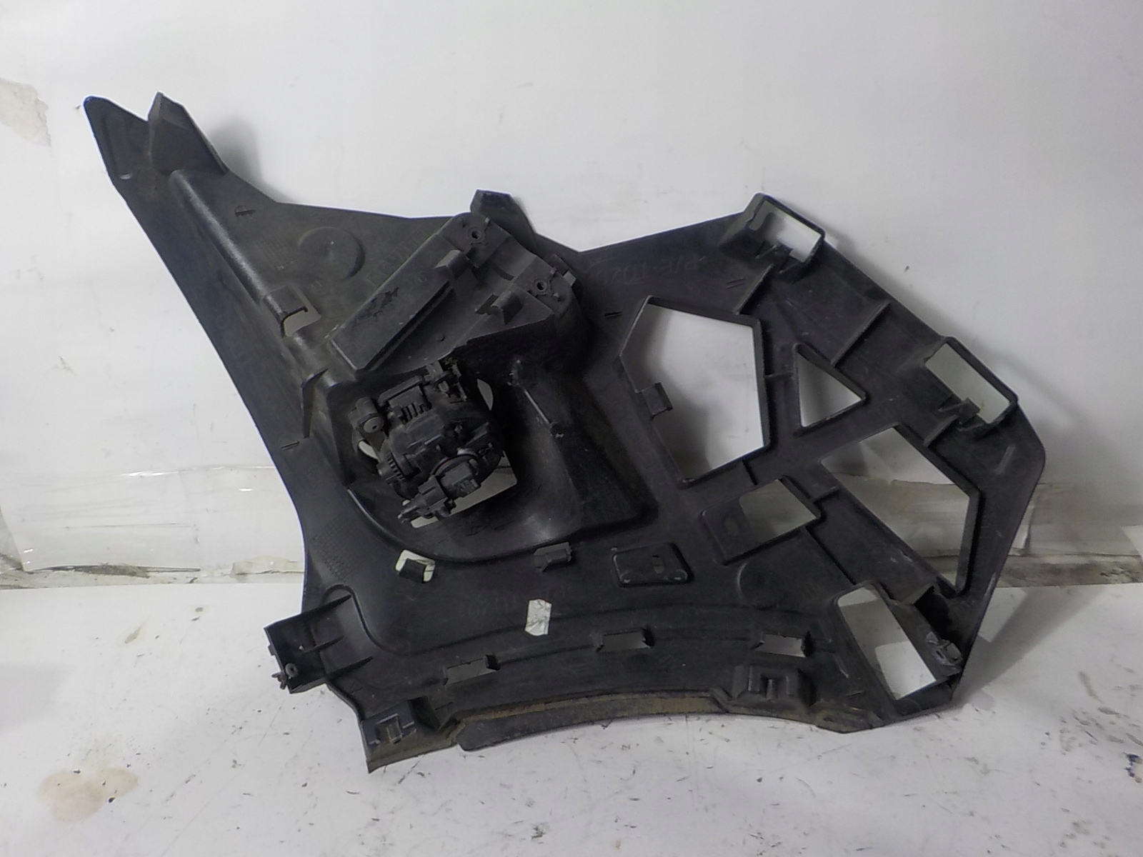 RENAULT SCENIC III fog light bumper bracket right front front 8200074008