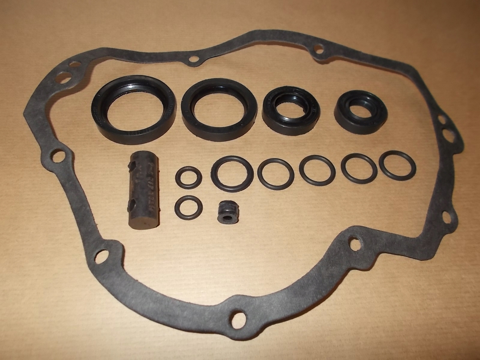 

Uszczelki Zestaw Kpl. Skrzynia M-72 K-750 Dniepr