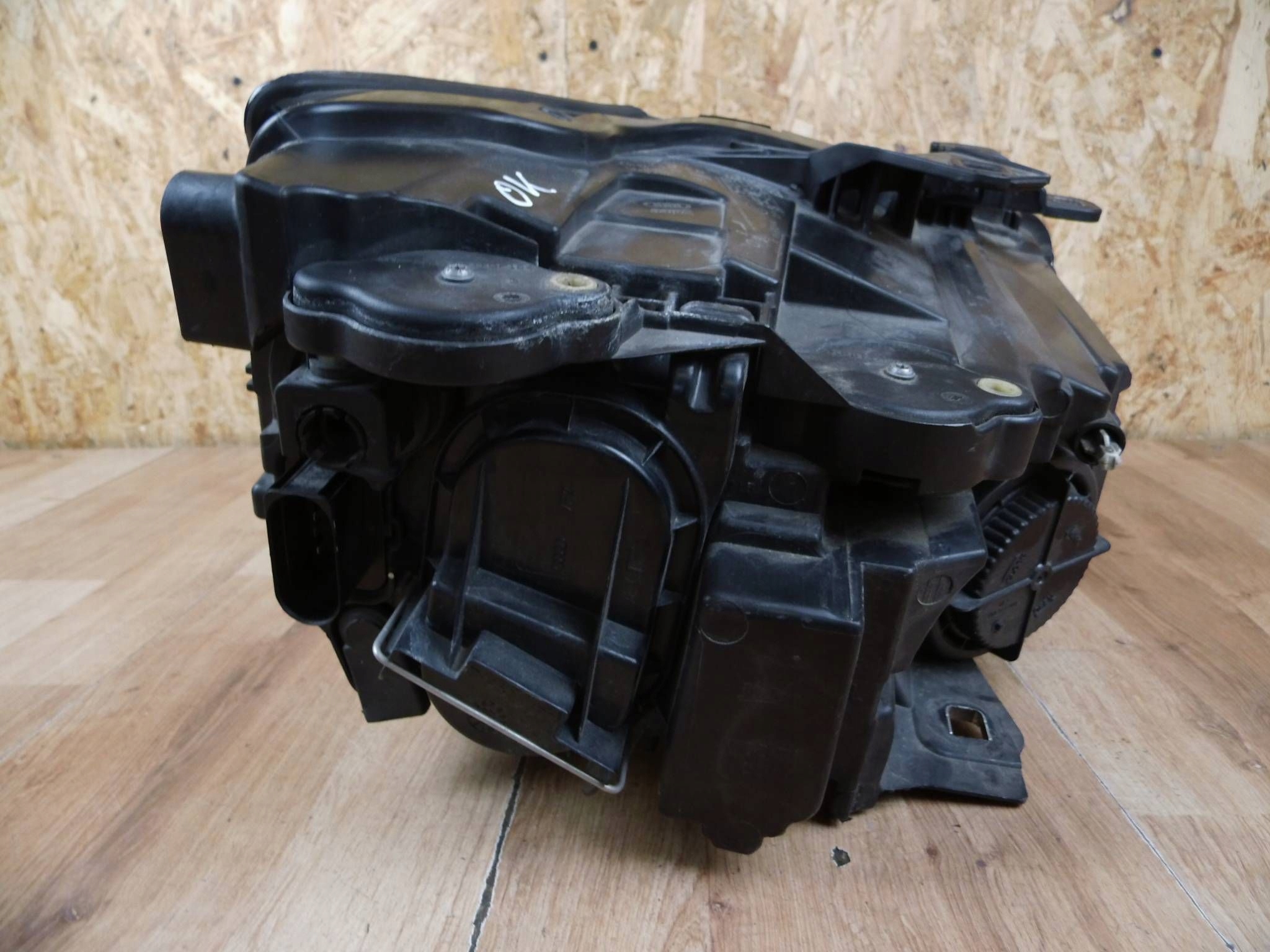 Audi Q2 2016+ light left front front left 81A 941 003