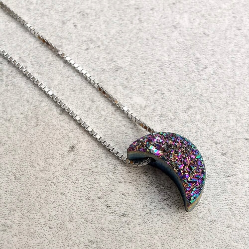 Stříbrný náhrdelník Celebrity s půlměsícem