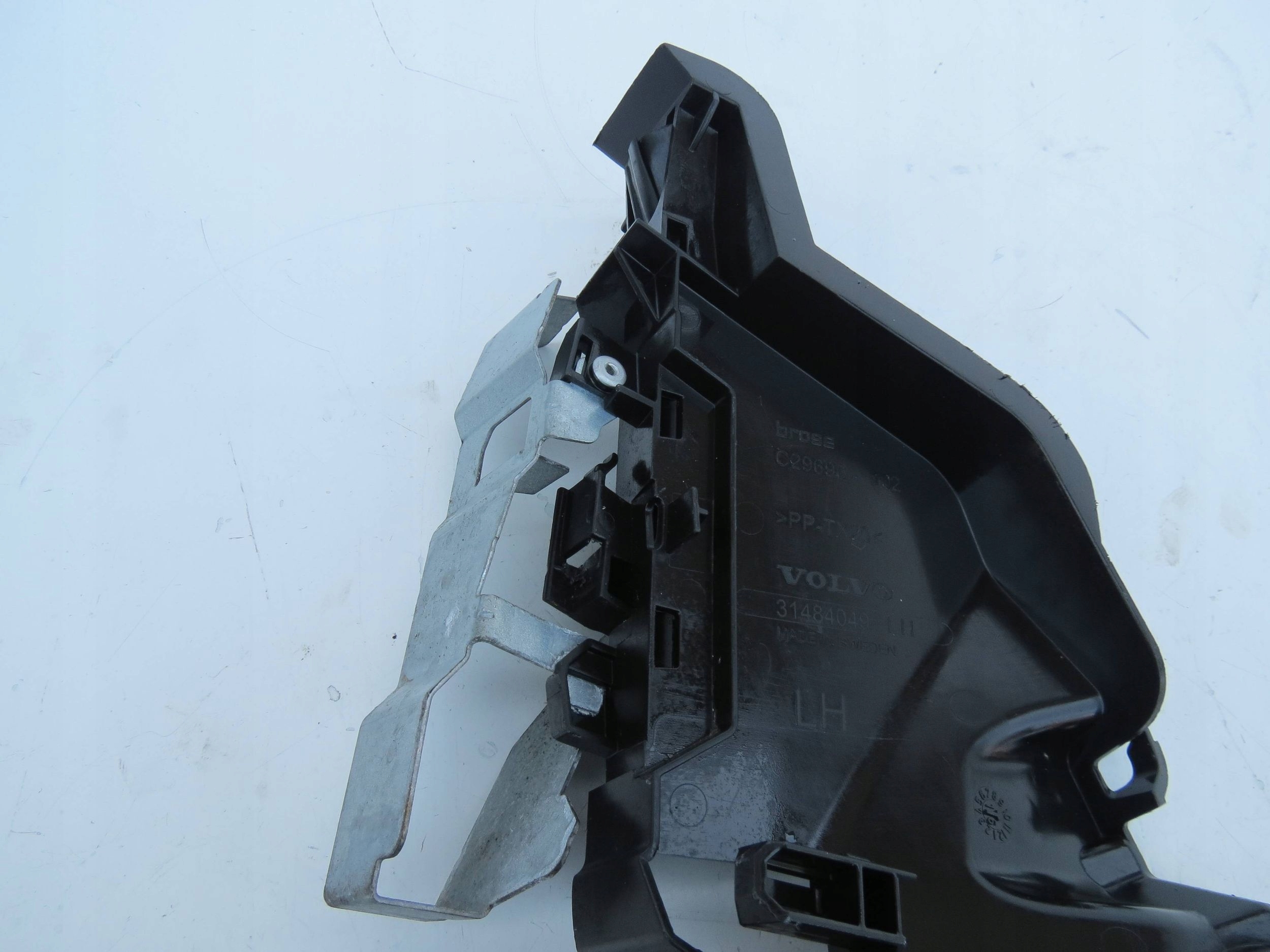 cover of a lock left front VOLVO S90 2.0 V90 31484049