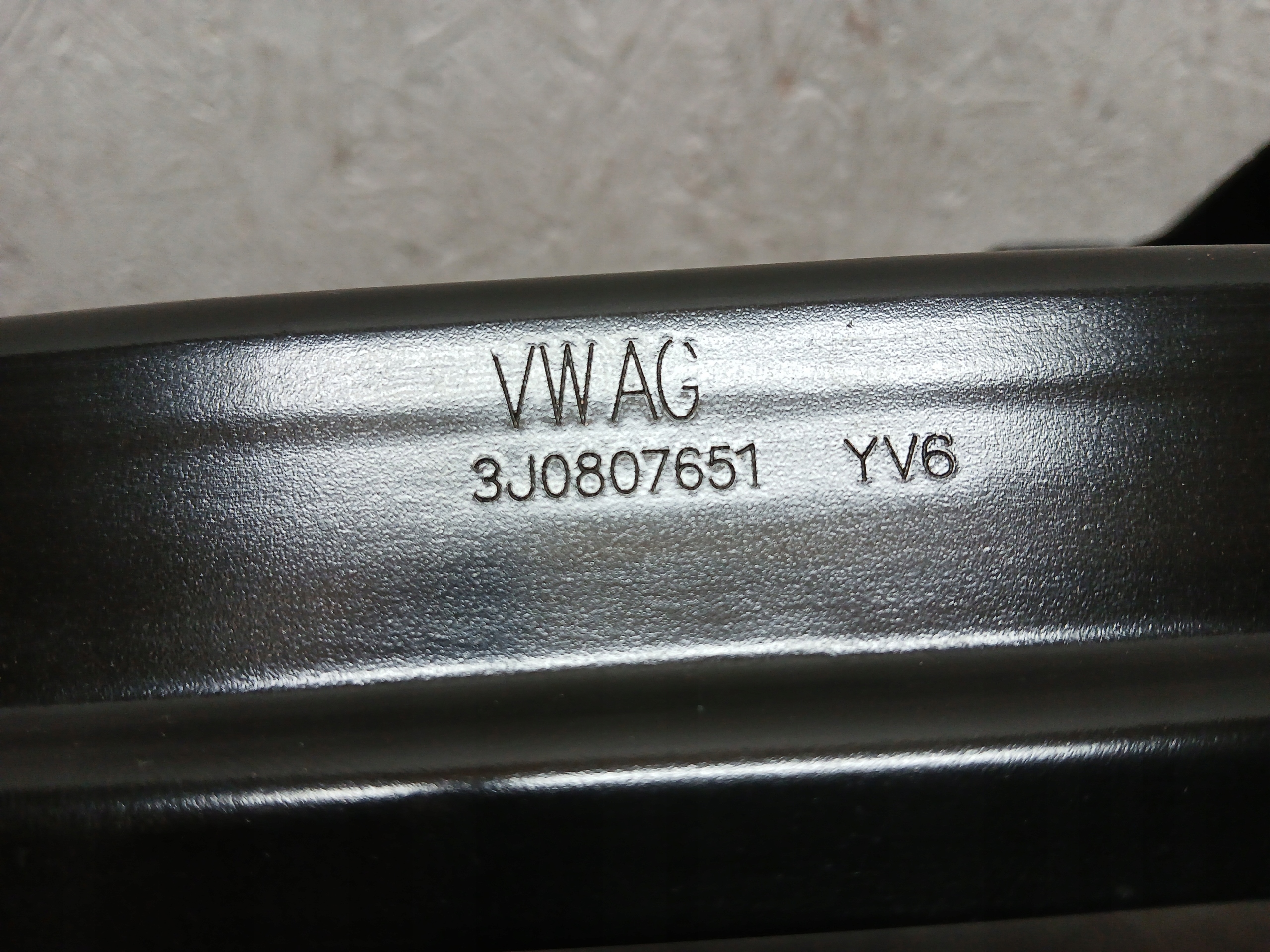 bumper support front VW PASSAT B9 3J0807651