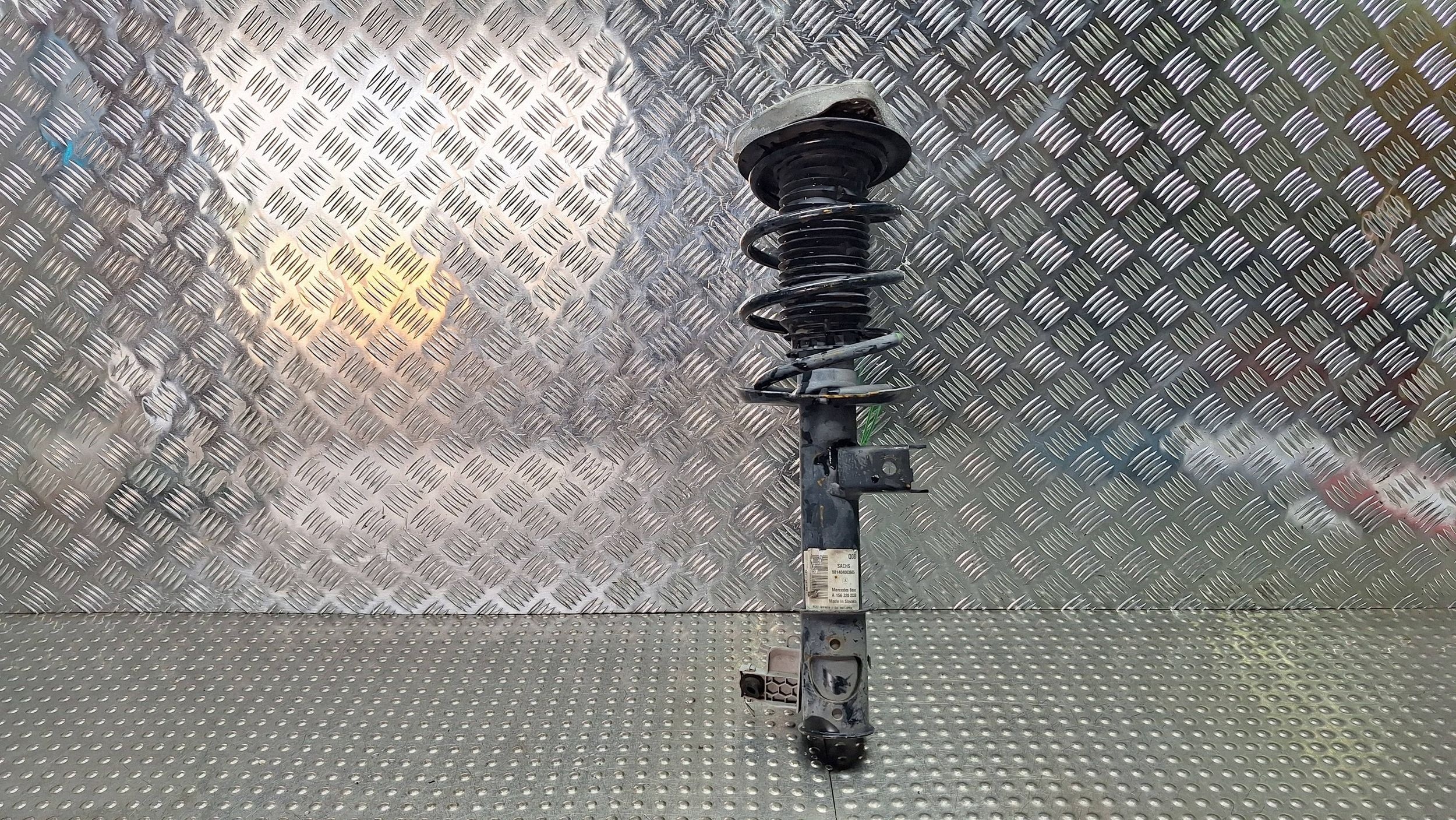 shock absorber left front A1563202338 MERCEDES W156 GLA X156