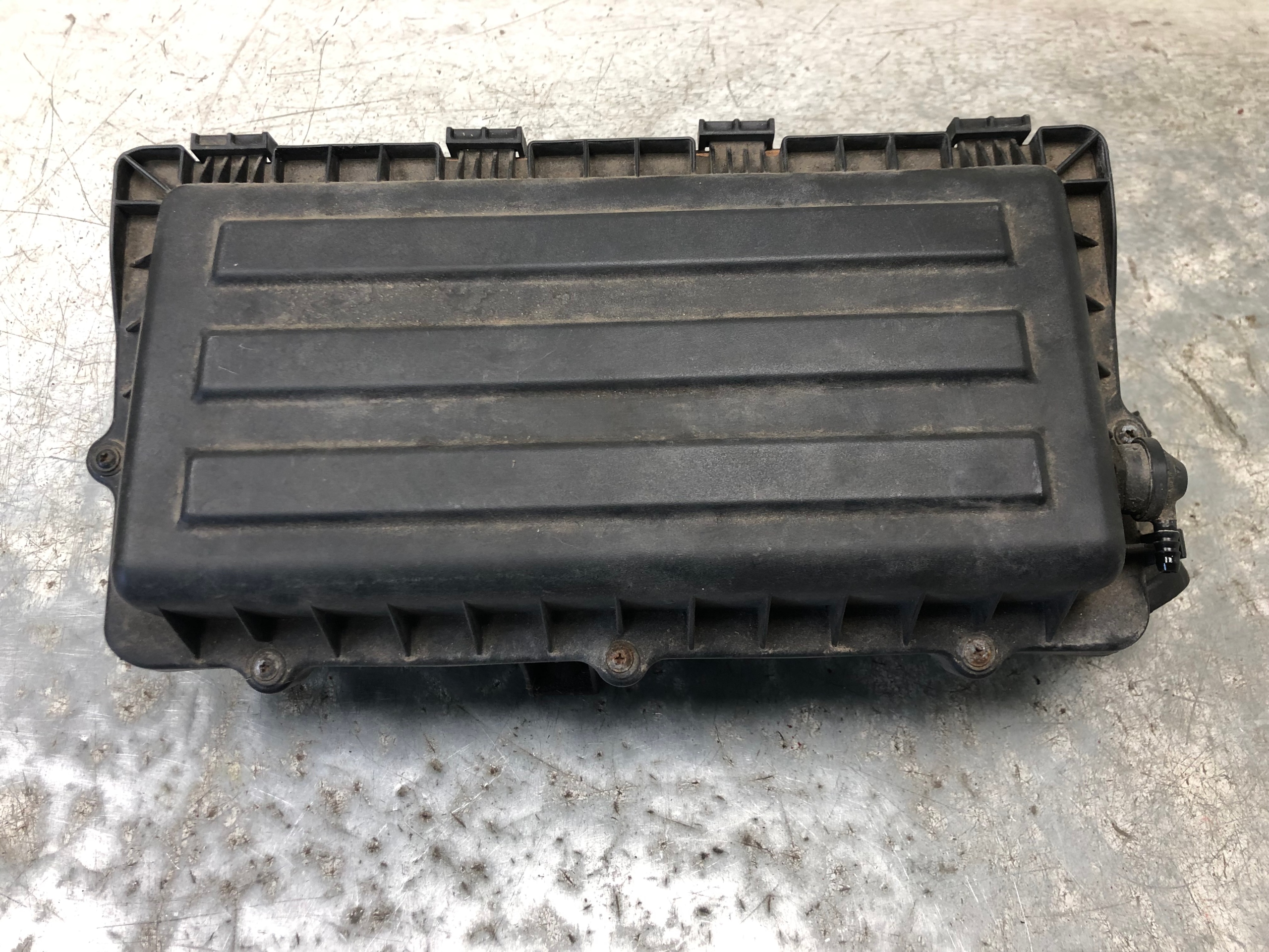 luftfiltergehäuse SKODA FABIA II 036129611CD