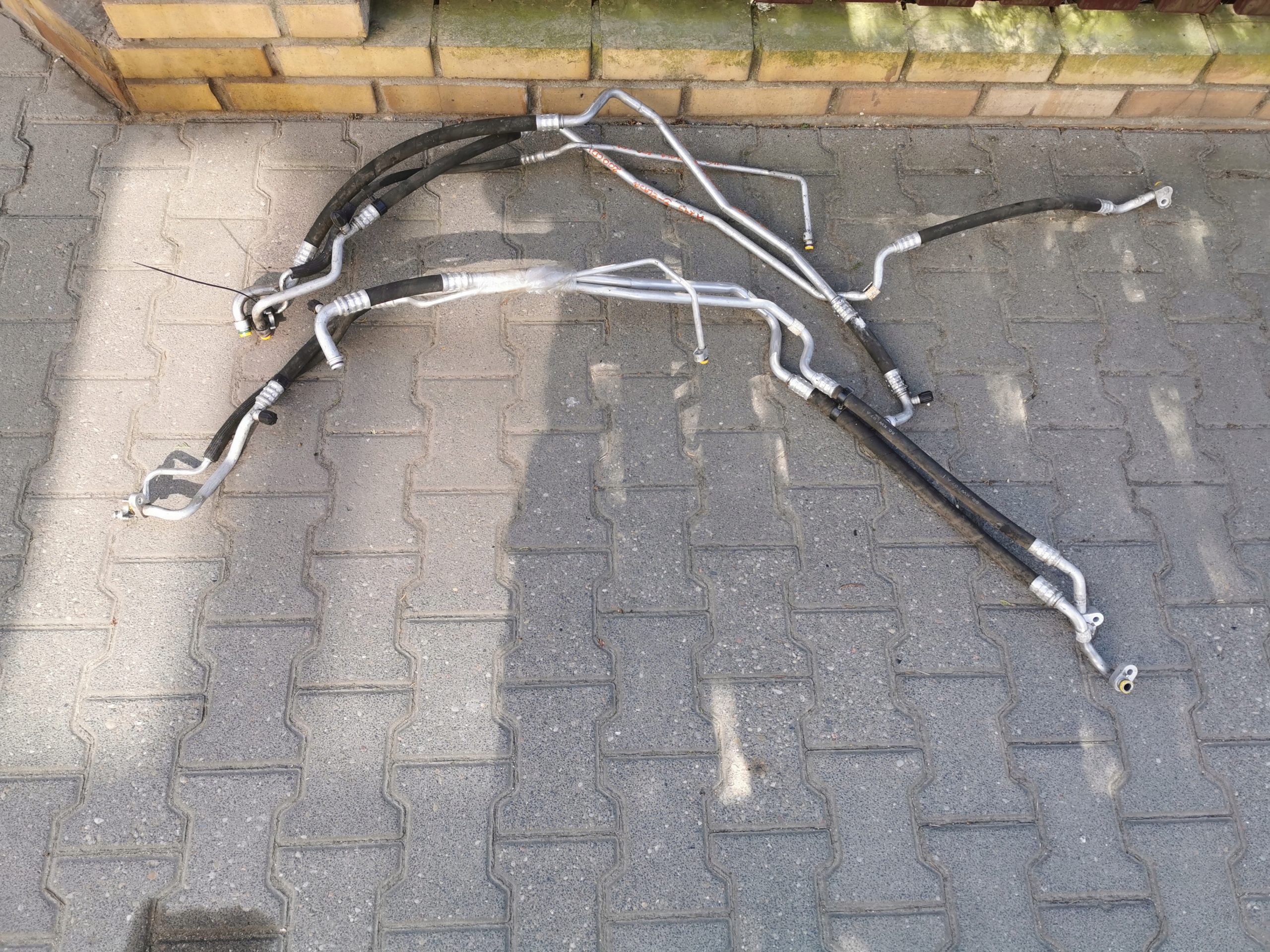 A2218301016 - Трубы кондиционирования воздуха MB W245 2.0 CDI