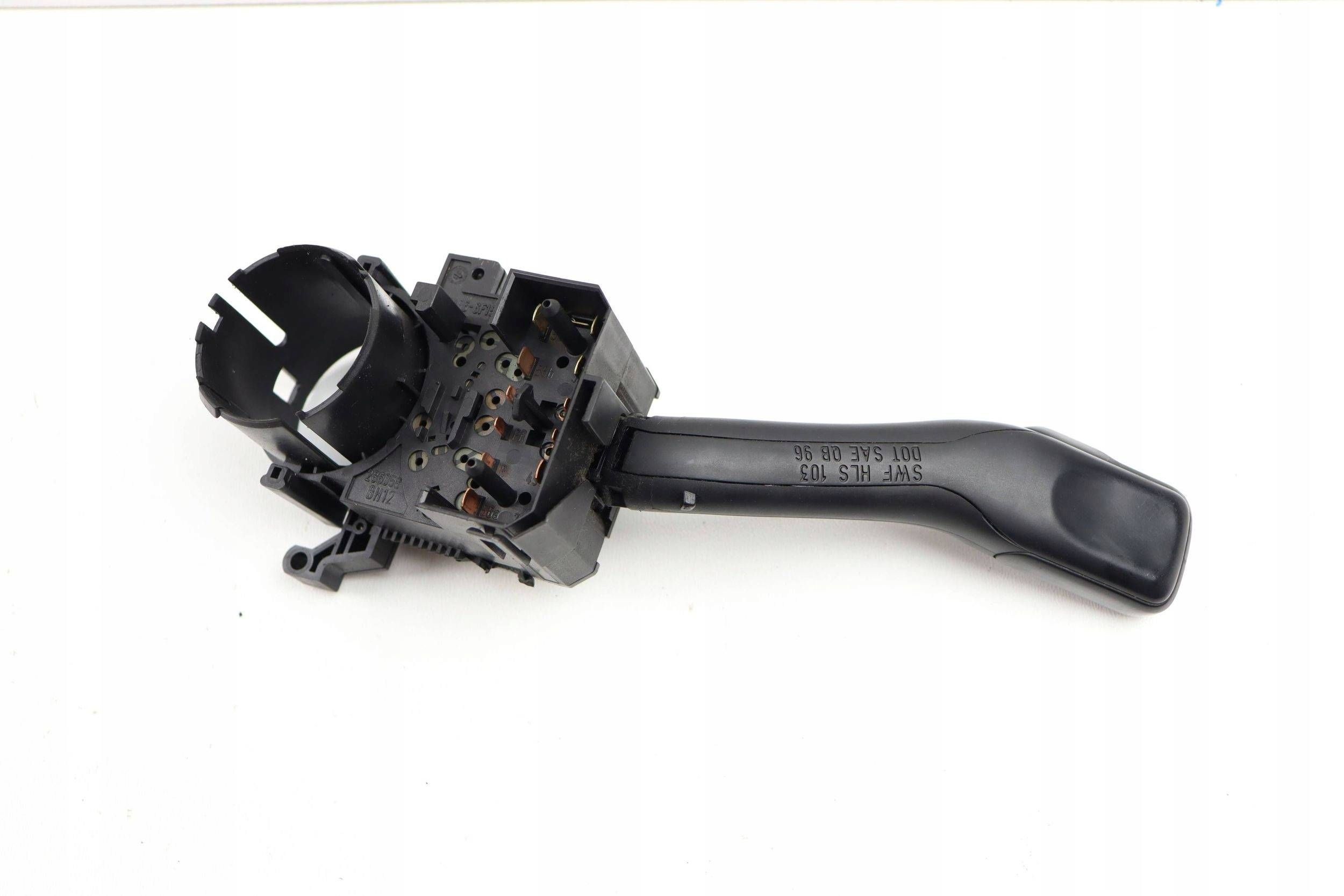 VW PASSAT B5 GOLF IV BORA Bouton Indicateurs de direction MANETKA 8L0953513G
