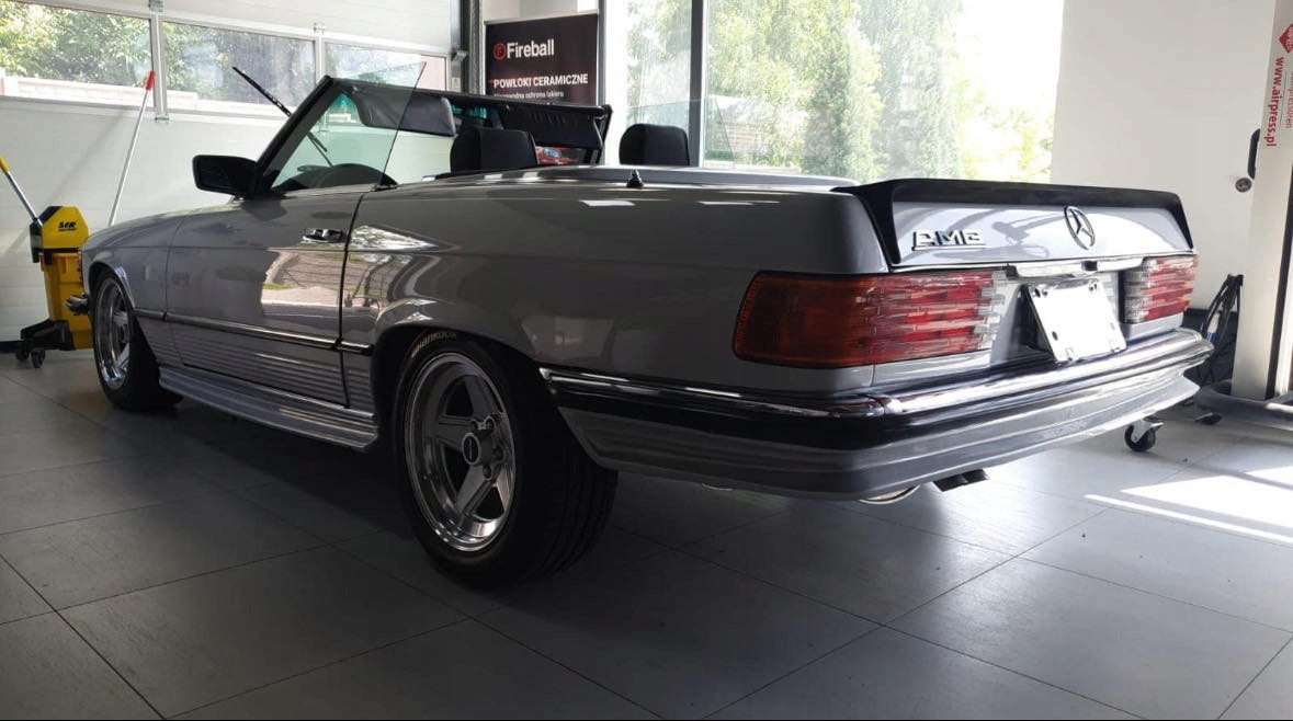 DOKŁADKA TYLNEGO ZDERZAKA AMG MERCEDES SL R107 DOKŁADKA TYŁ AMG NOWA Stan opakowania oryginalne