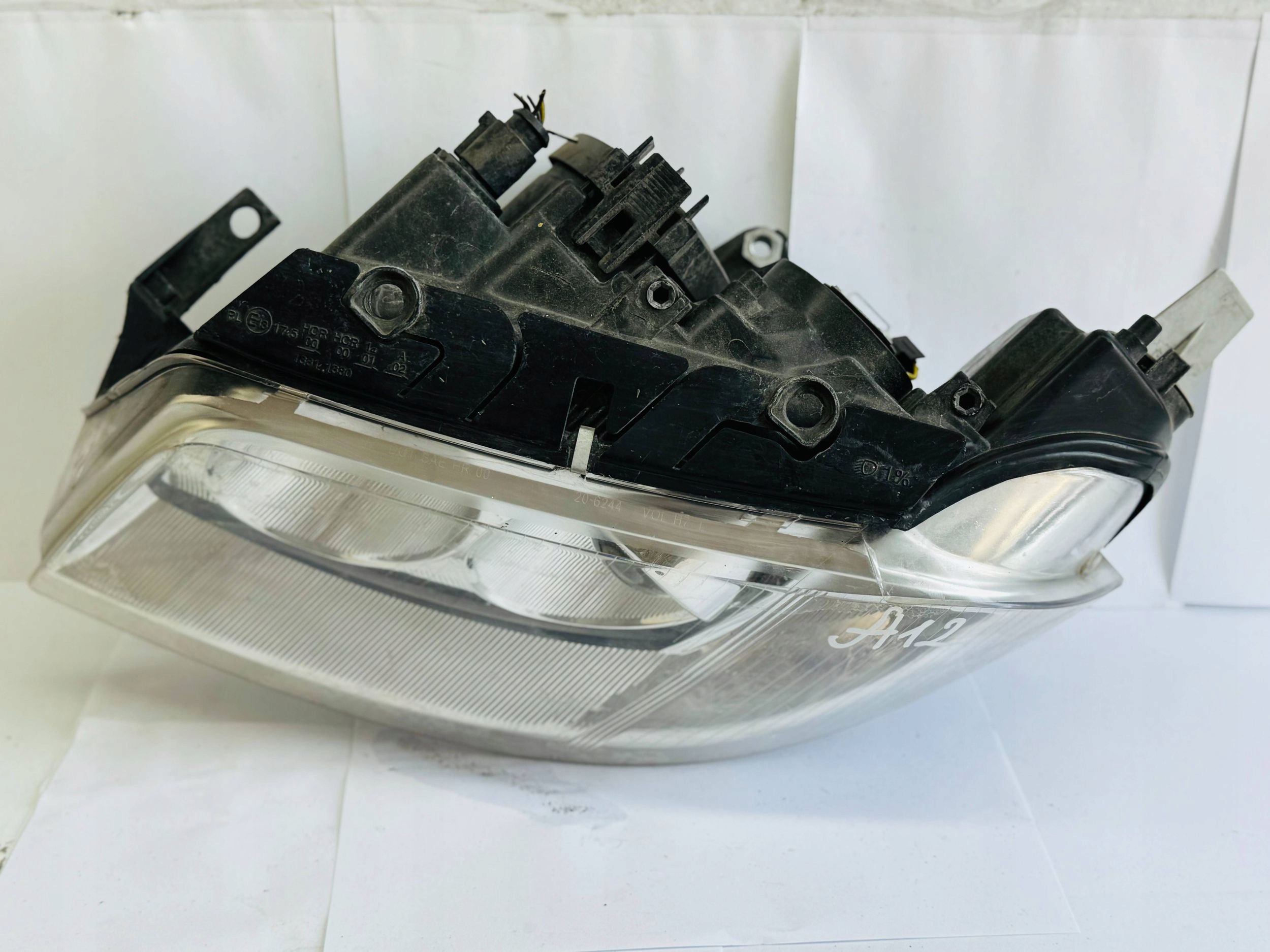 KIA Carnival 2003 right side light front e13175