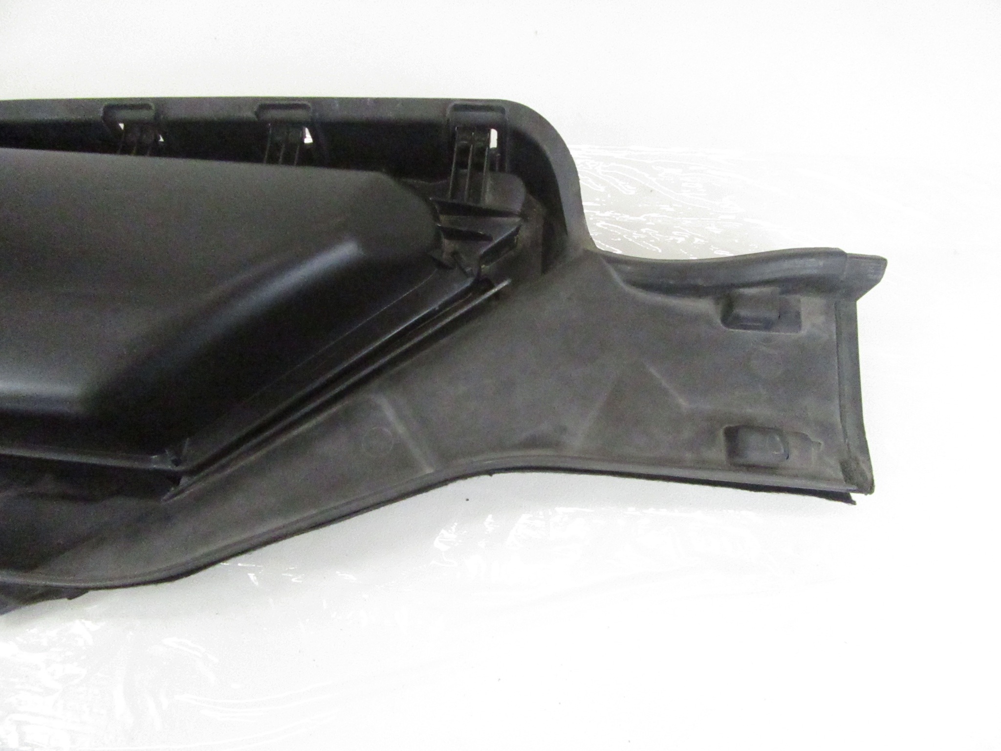obal kryt pravá filtru kabinové BMW e60 e61 e63 e64