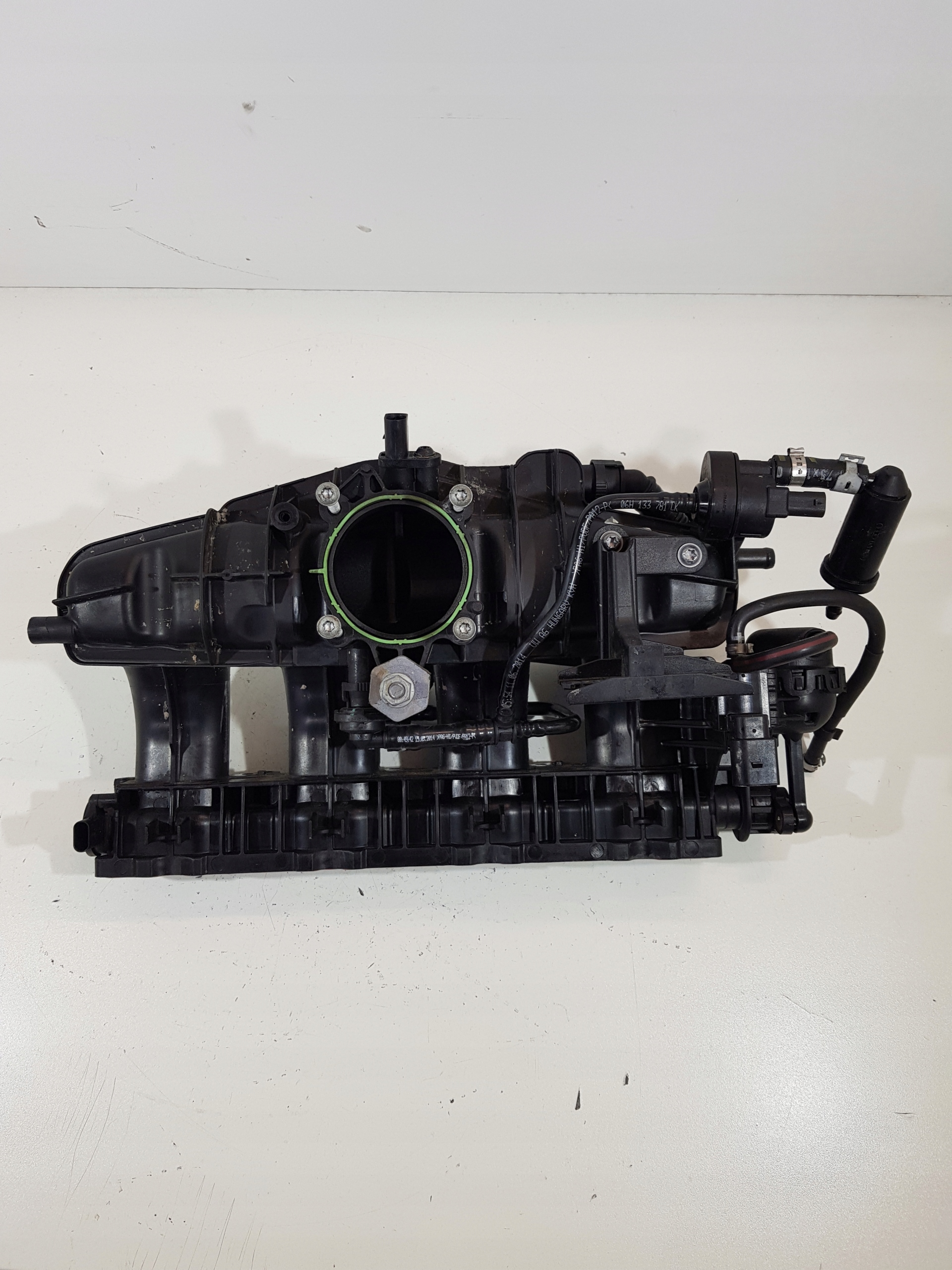 коллектор Впускный Audi A5 A6 vw 2.0 TFSI 06H133185CS