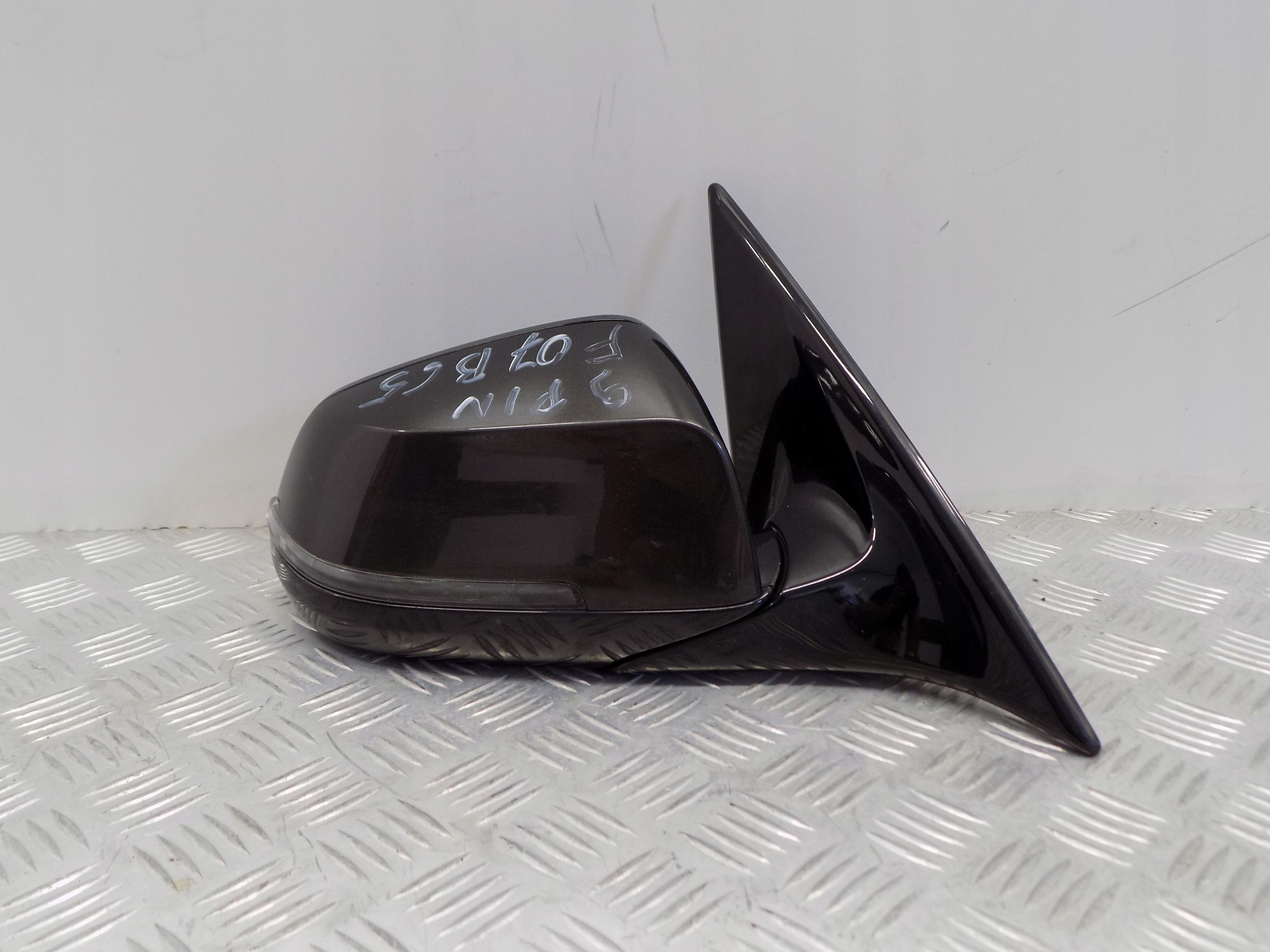 BMW 5 F07 GT LUSTERKO PRAWE PRZEDNIE 9PIN B65 EU Strona zabudowy prawa